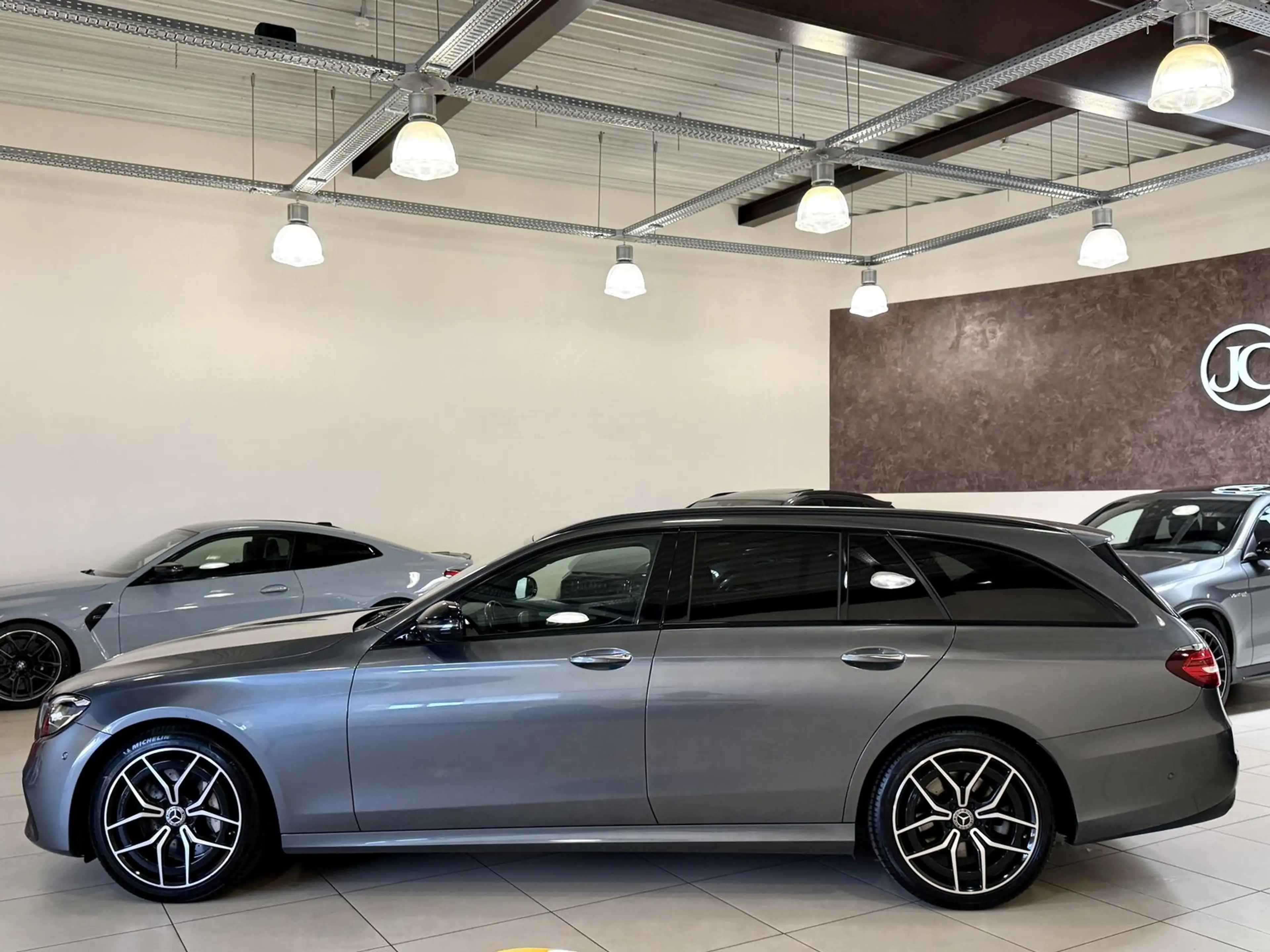 Mercedes-Benz E 400 4Matic AMG Line *Nappa-HUD-STHZ-Night-19" — photo 3