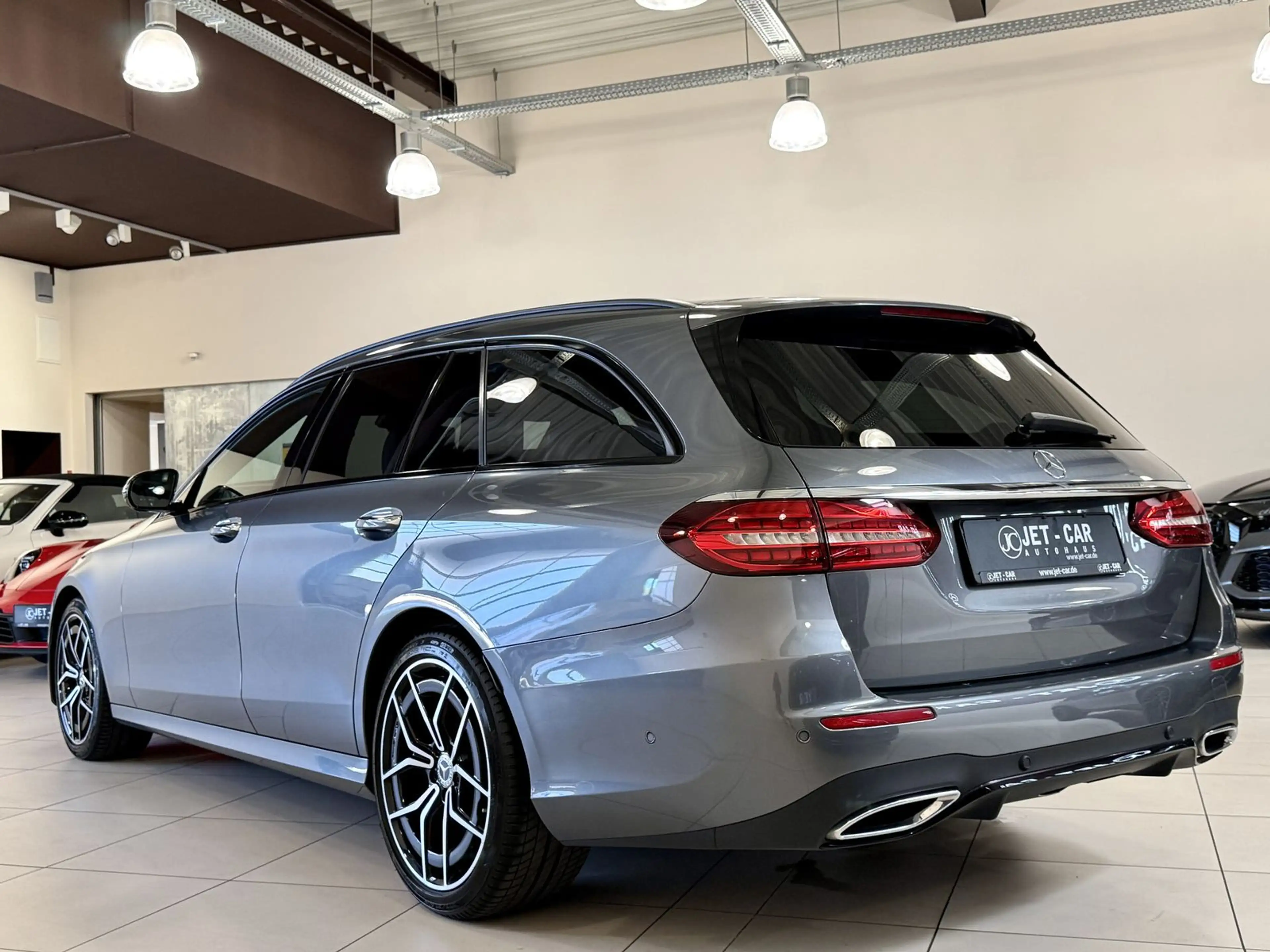 Mercedes-Benz E 400 4Matic AMG Line *Nappa-HUD-STHZ-Night-19" — photo 6