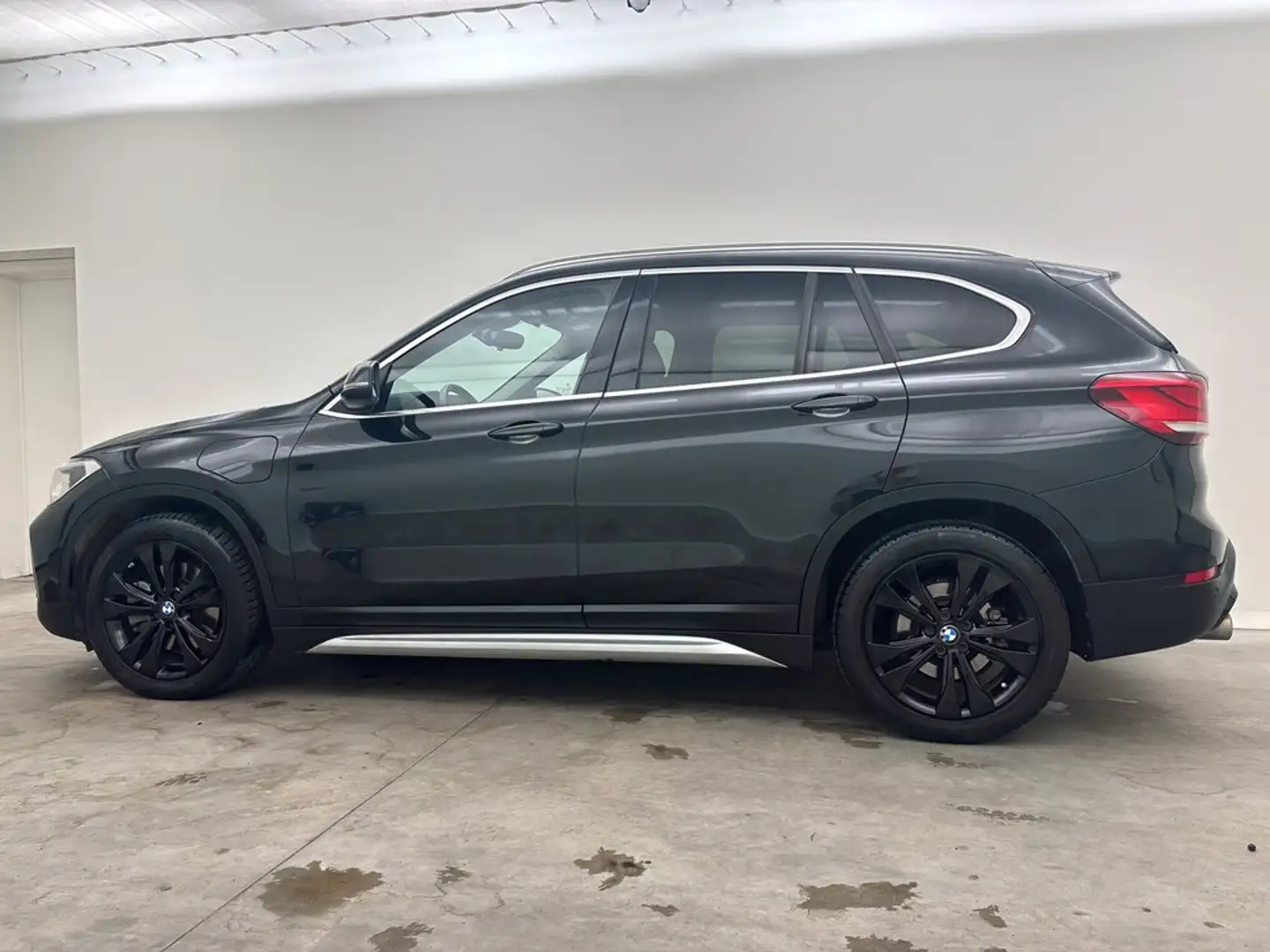 BMW X1 xDrive25e AUT x Line Leder GPS Camera Dig.Airco Noir - 2