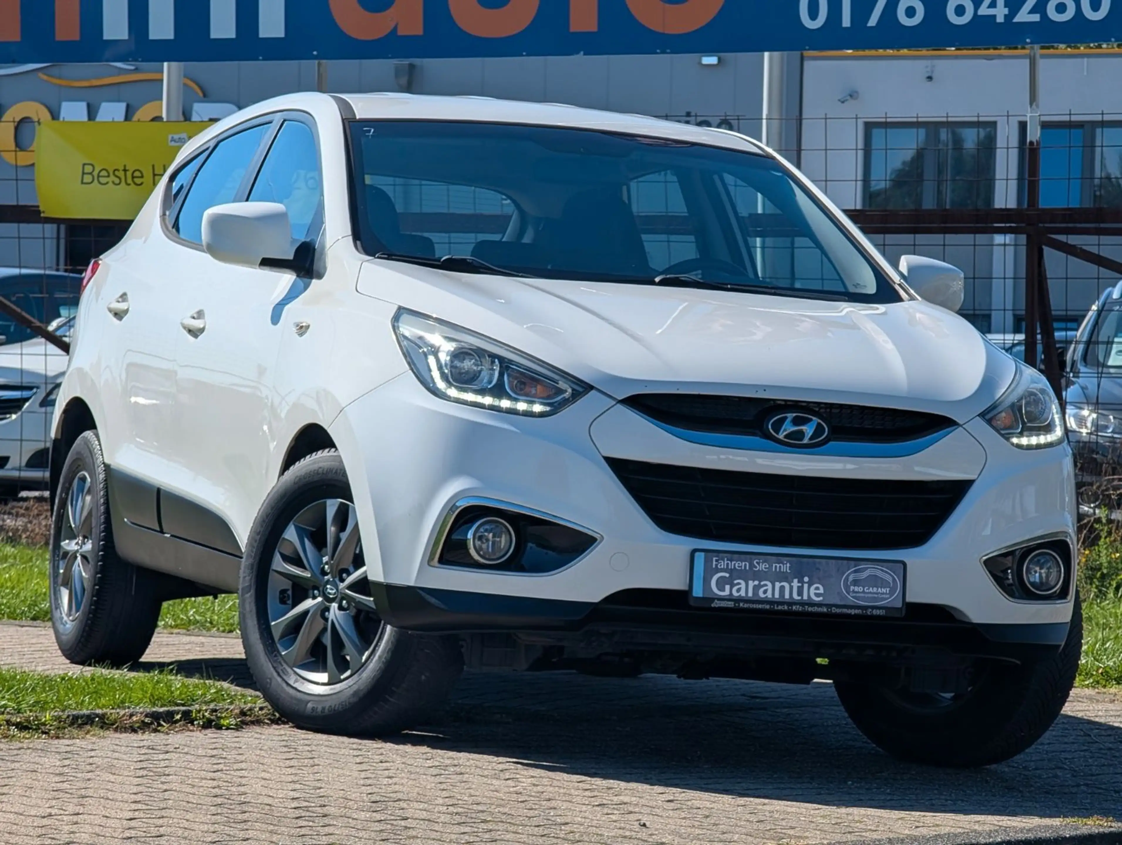 Hyundai iX35 FIFA World Cup Edition 2WD*1-HAND*KLIMA*PDC — photo 2