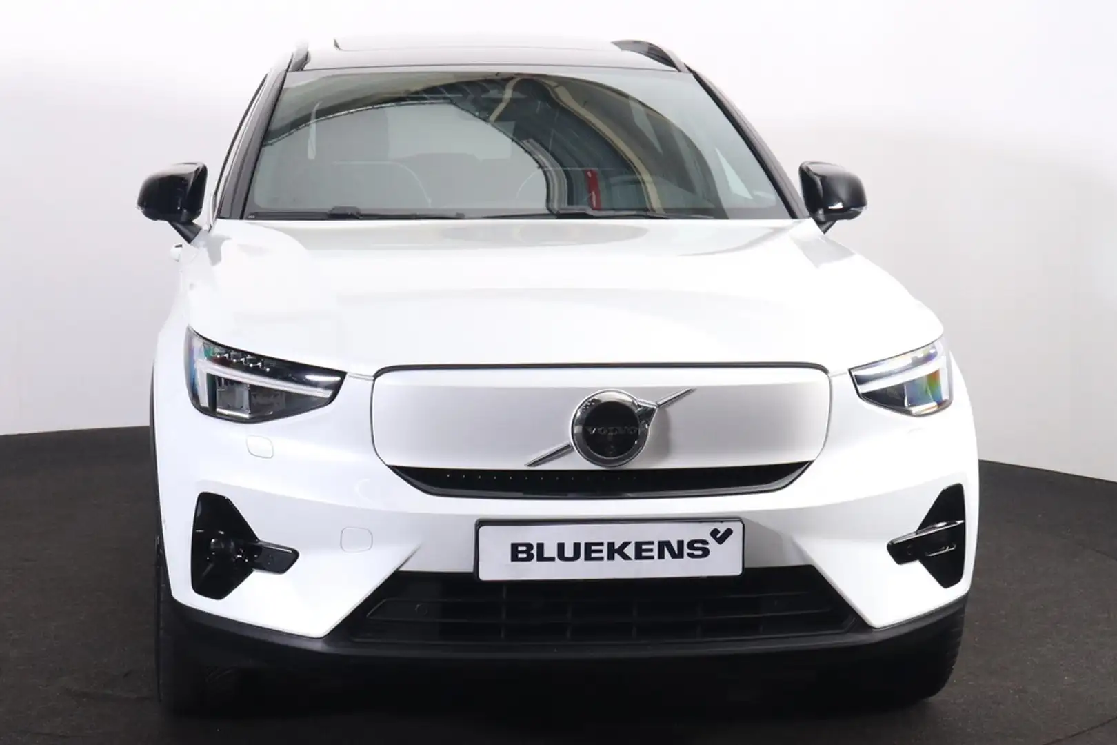 Volvo XC40 Twin Ultimate 78 kWh - Panorama/schuifdak - Intell Blanc - 2