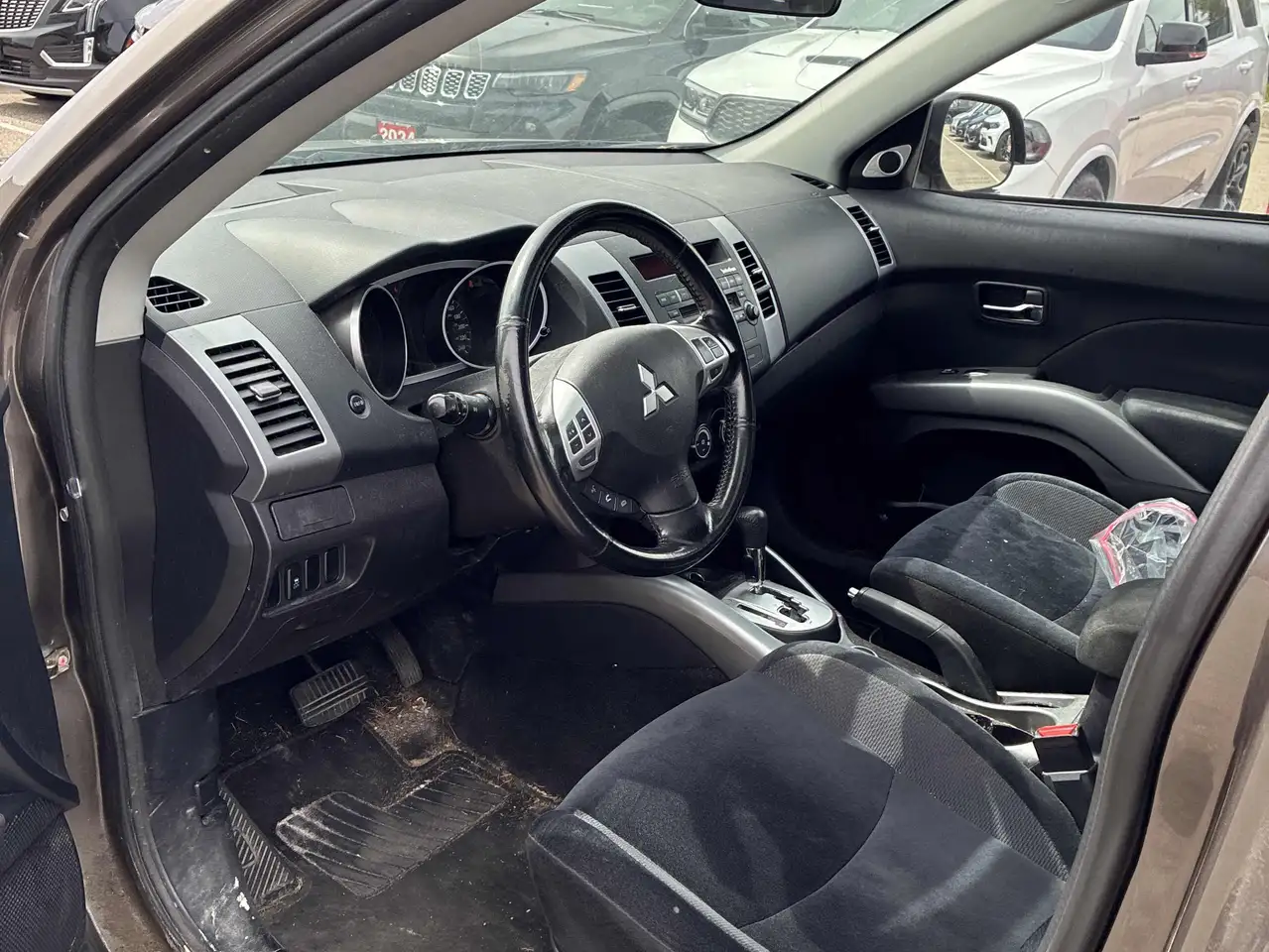 Mitsubishi Outlander снимка Mitsubishi Outlander