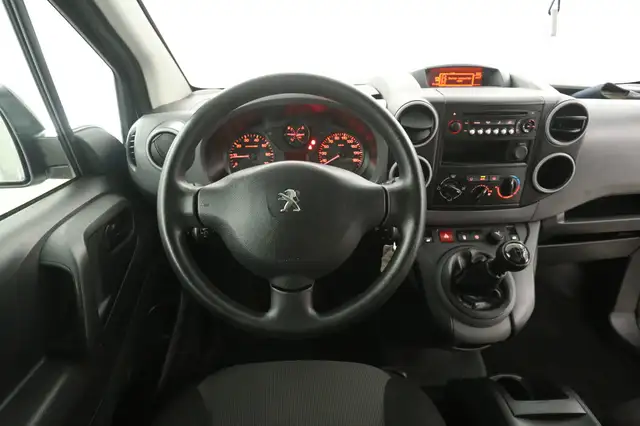 Peugeot Partner view 2
