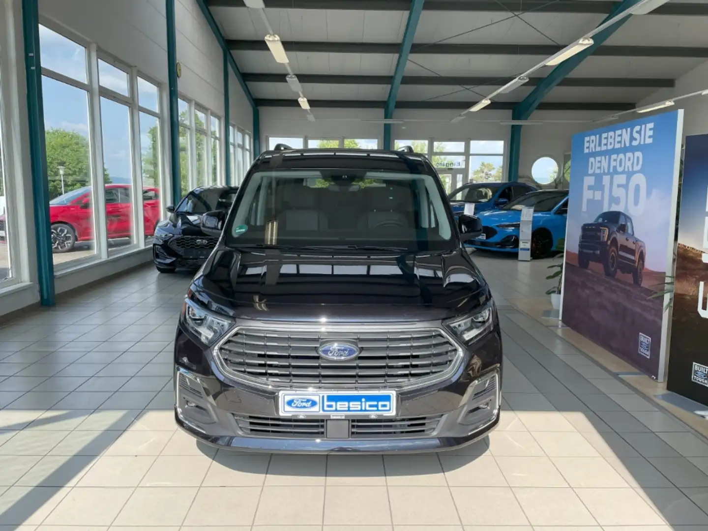 Ford Tourneo Connect Titanium L2 PHEV+LED+iACC+BLIS Schwarz - 2