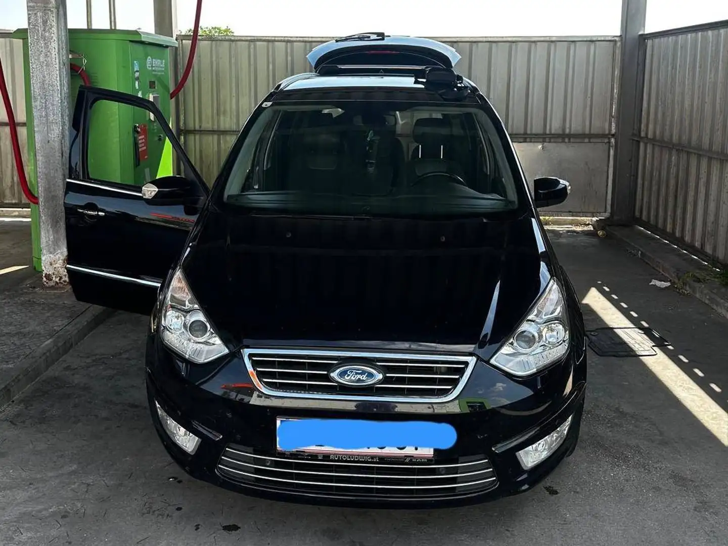 Ford Galaxy Galaxy Titanium 2,0 TDCi Aut. Titanium Schwarz - 1