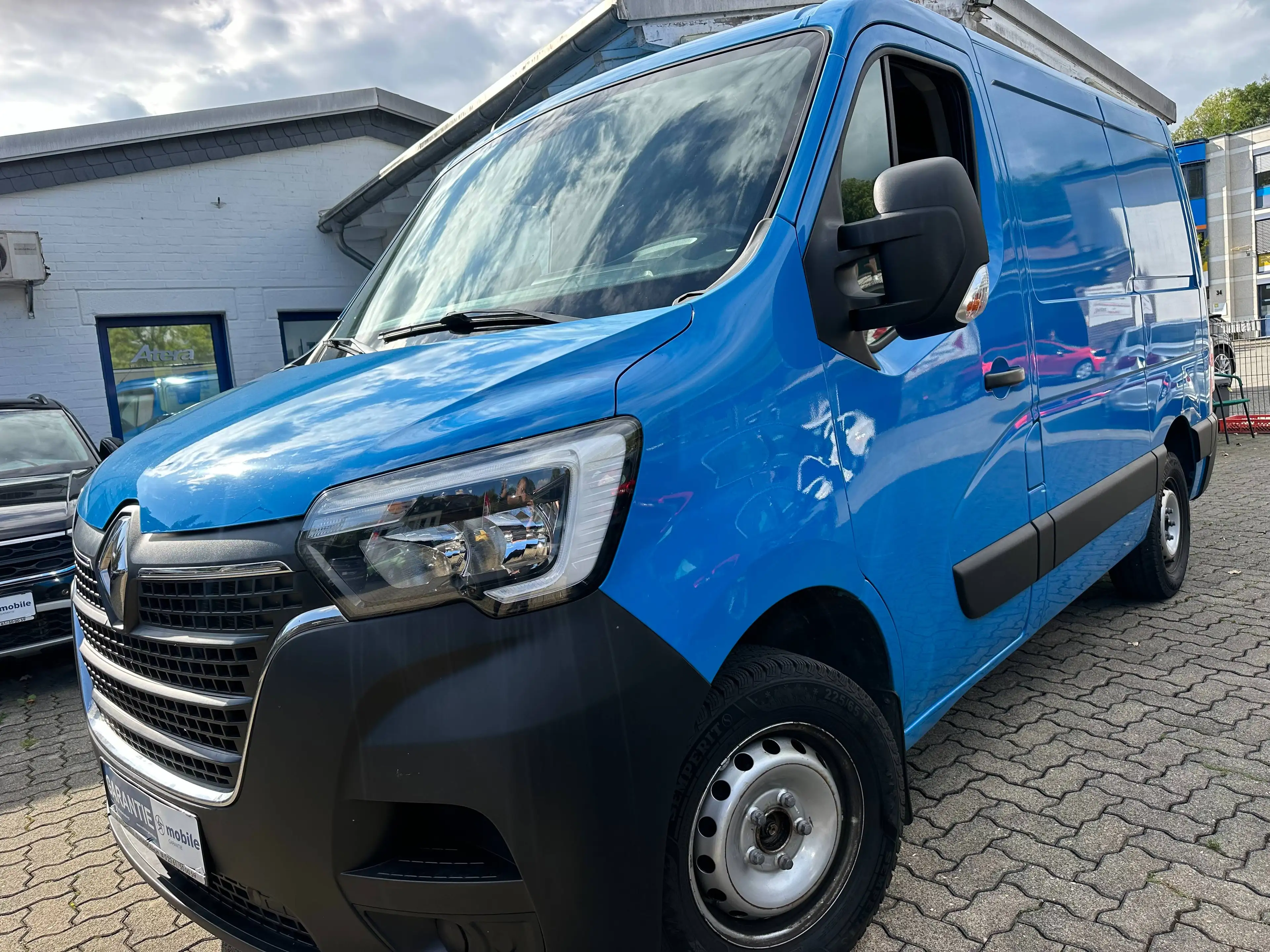 Renault Master 2.3 dCi Kasten 2,8t+2.HAND+3 SITZE+6 GANG+SCHEBETÜR+EURO 6 KAT+MWST.