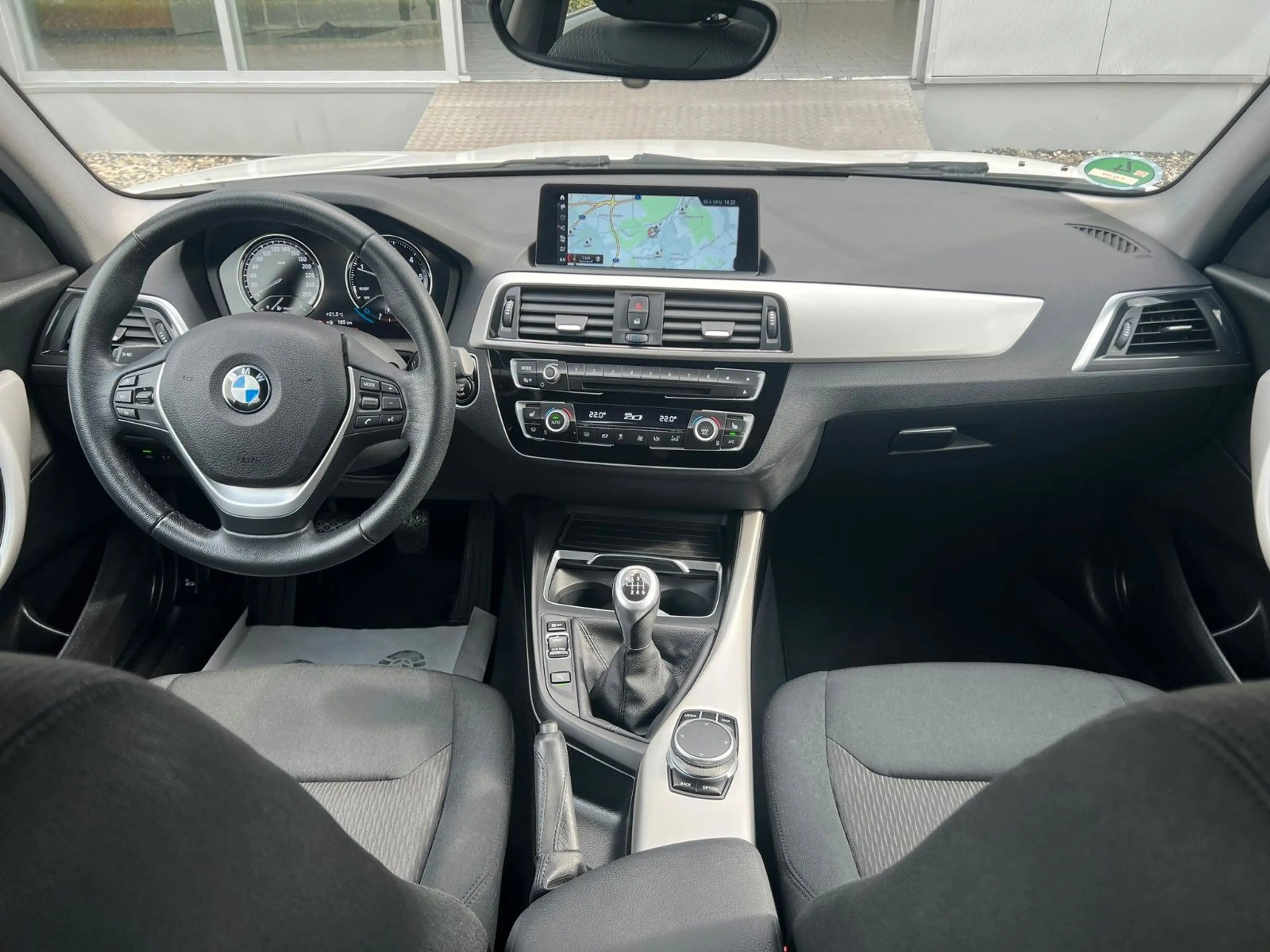 BMW 118 d xDRIVE ADVANTAGE-LED-KLIMA-PDC-TEMPO-NAVI — photo 12