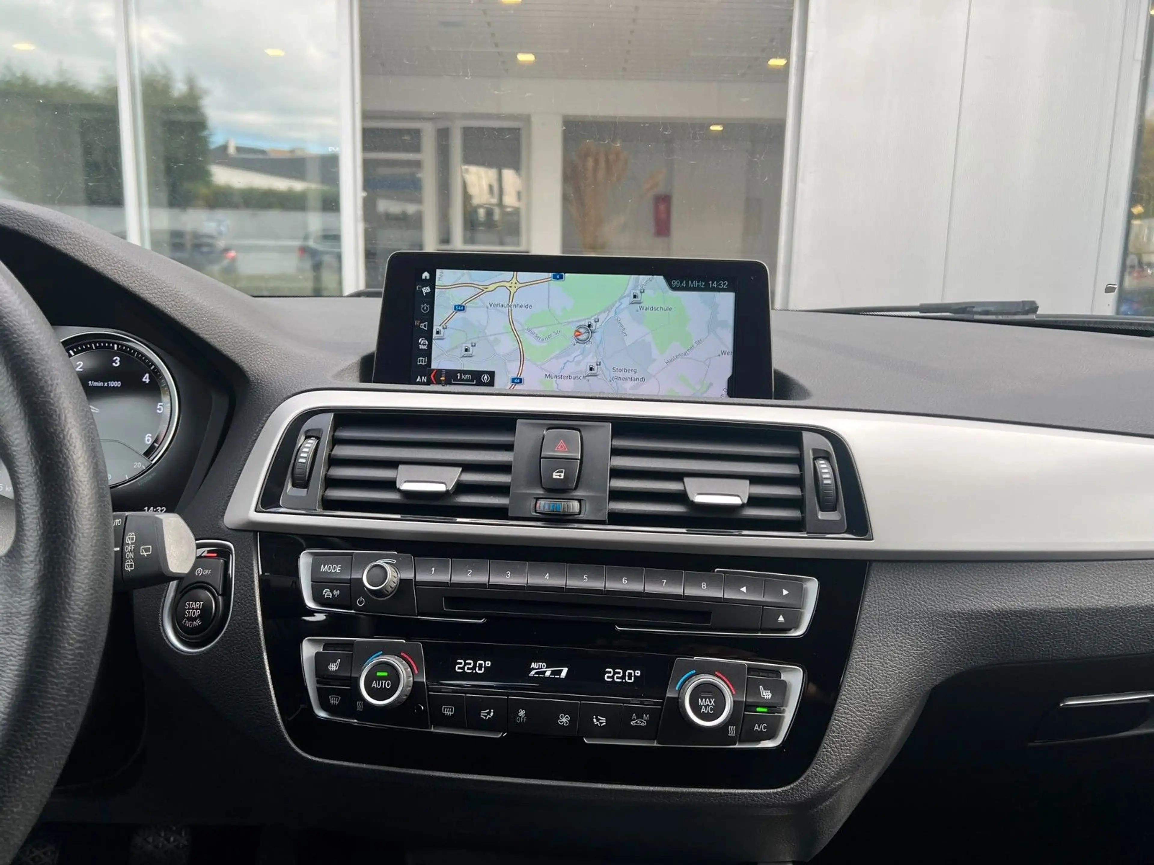 BMW 118 d xDRIVE ADVANTAGE-LED-KLIMA-PDC-TEMPO-NAVI — photo 13