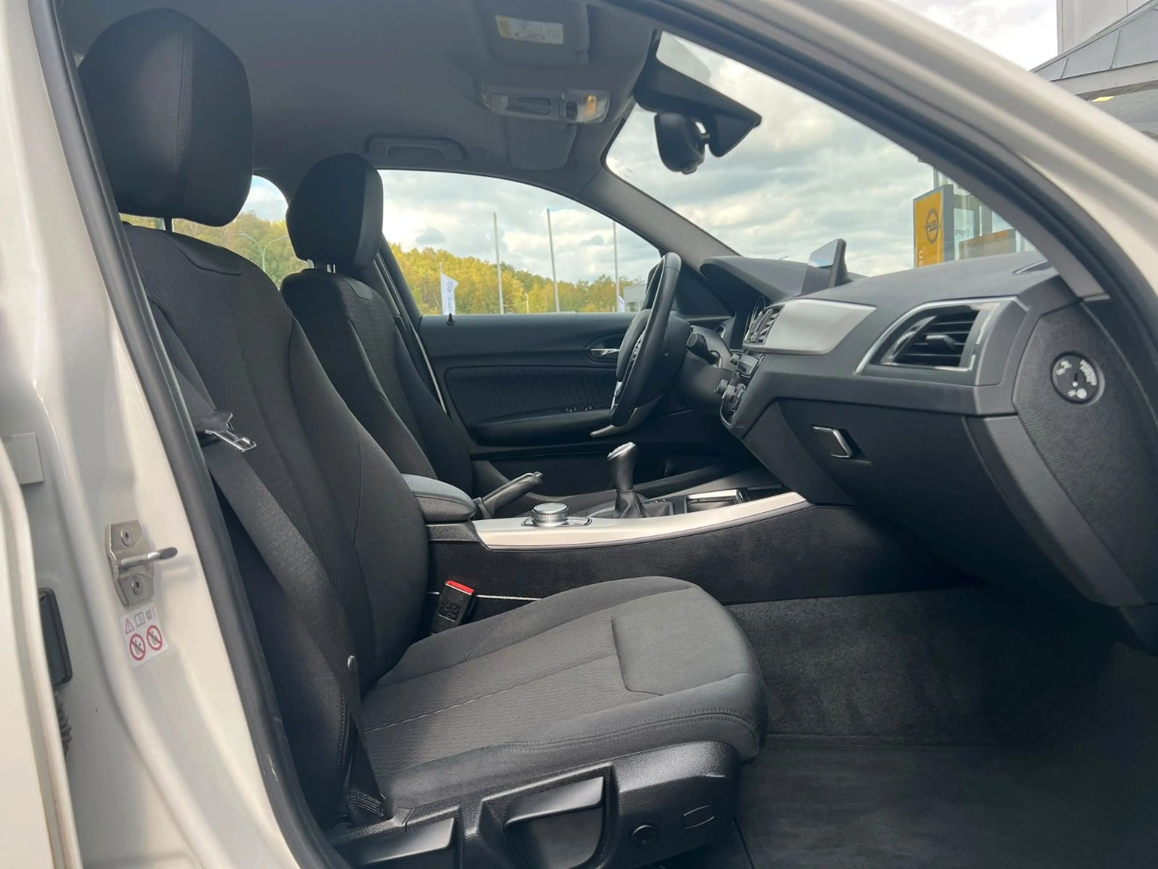 BMW 118 d xDRIVE ADVANTAGE-LED-KLIMA-PDC-TEMPO-NAVI — photo 10