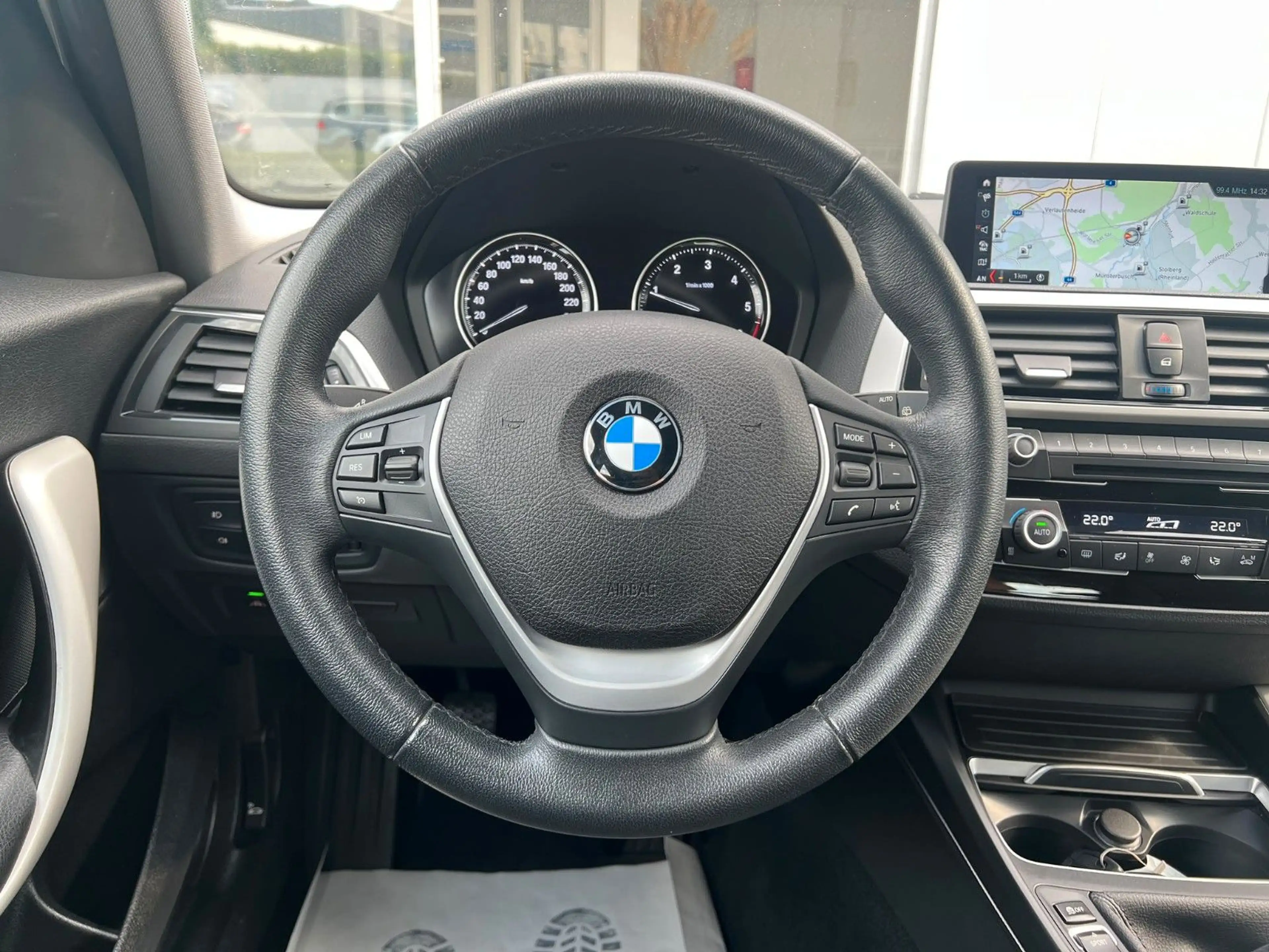 BMW 118 d xDRIVE ADVANTAGE-LED-KLIMA-PDC-TEMPO-NAVI — photo 15