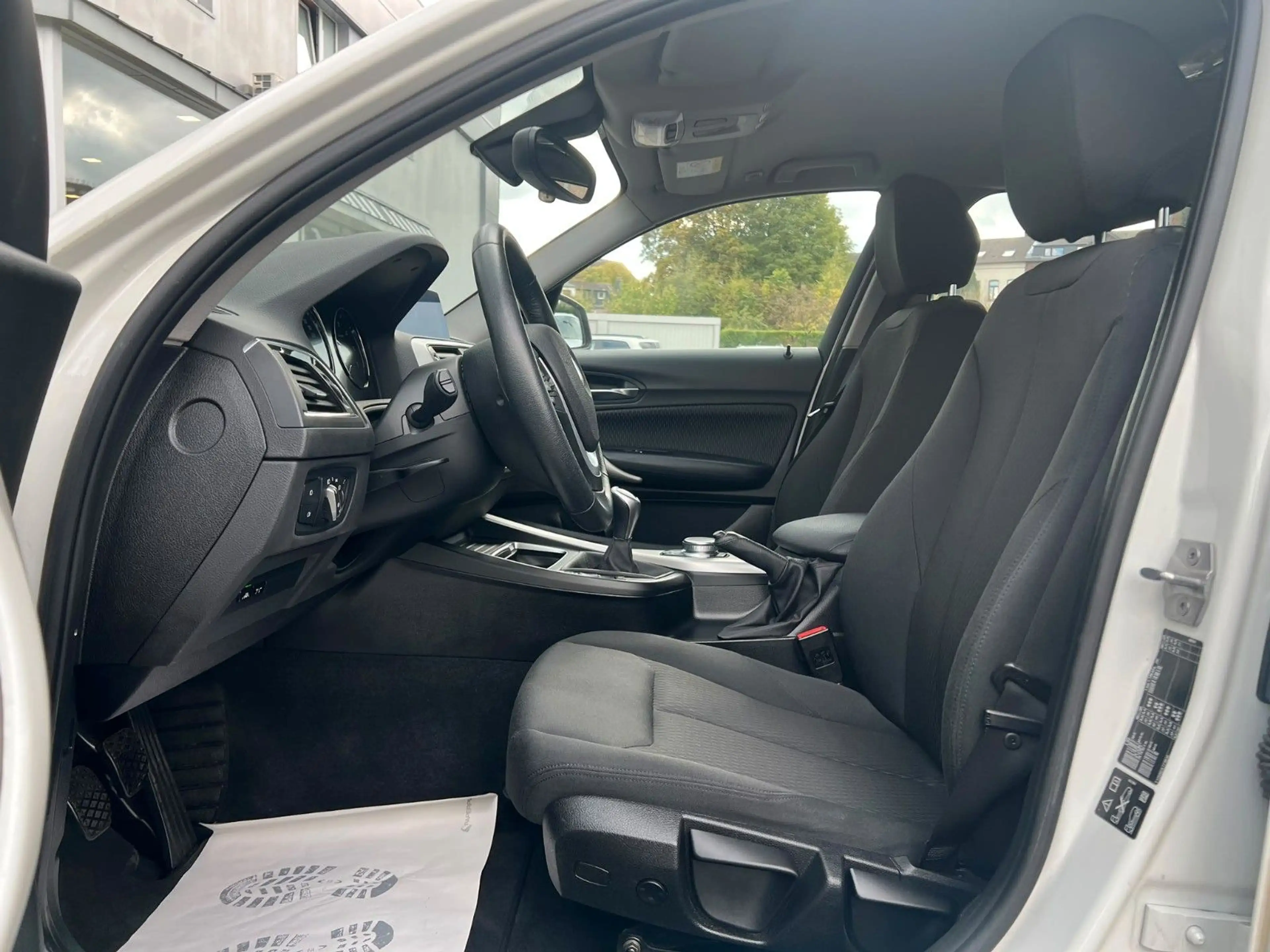 BMW 118 d xDRIVE ADVANTAGE-LED-KLIMA-PDC-TEMPO-NAVI — photo 7