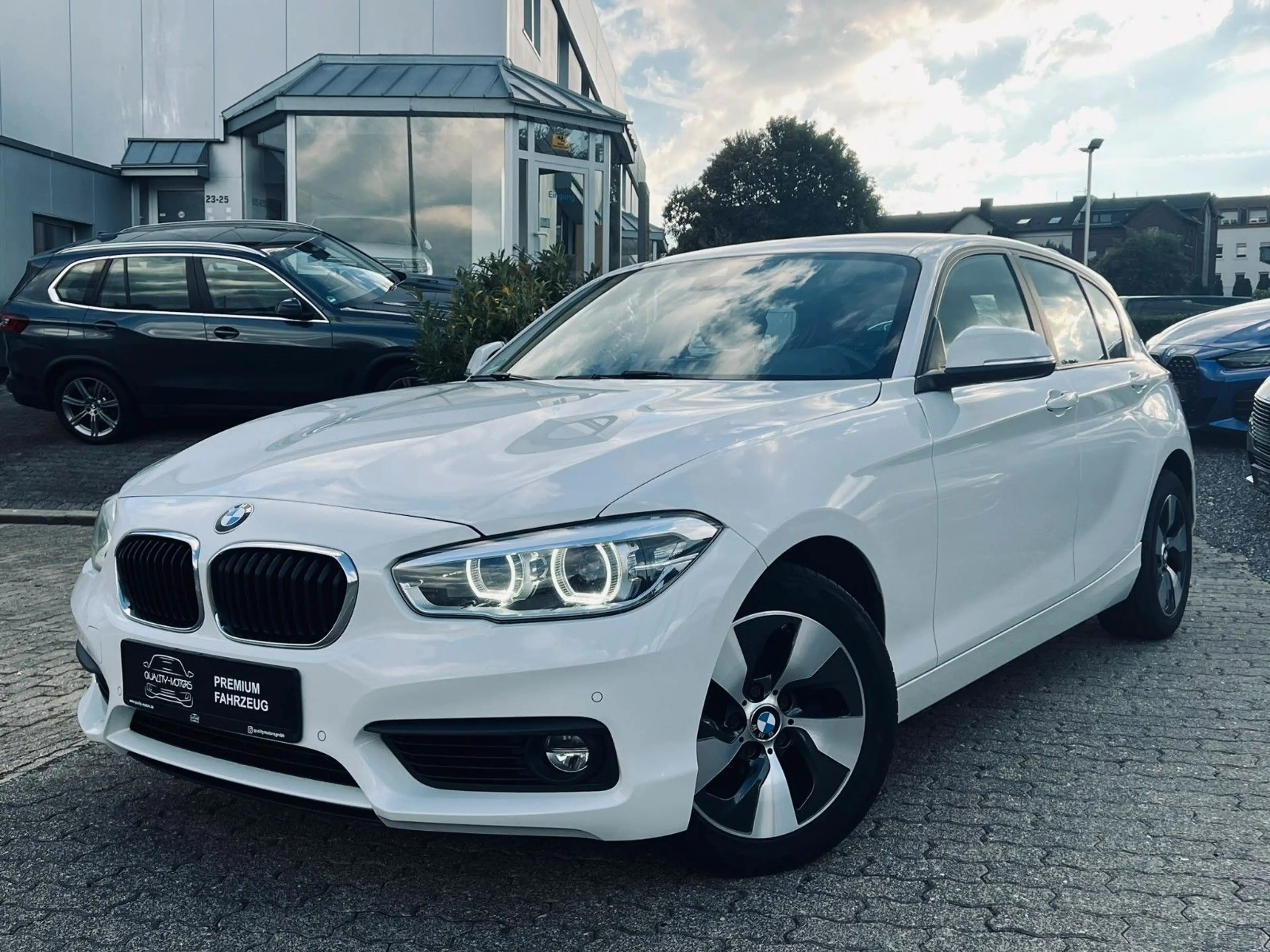 BMW 118 d xDRIVE ADVANTAGE-LED-KLIMA-PDC-TEMPO-NAVI