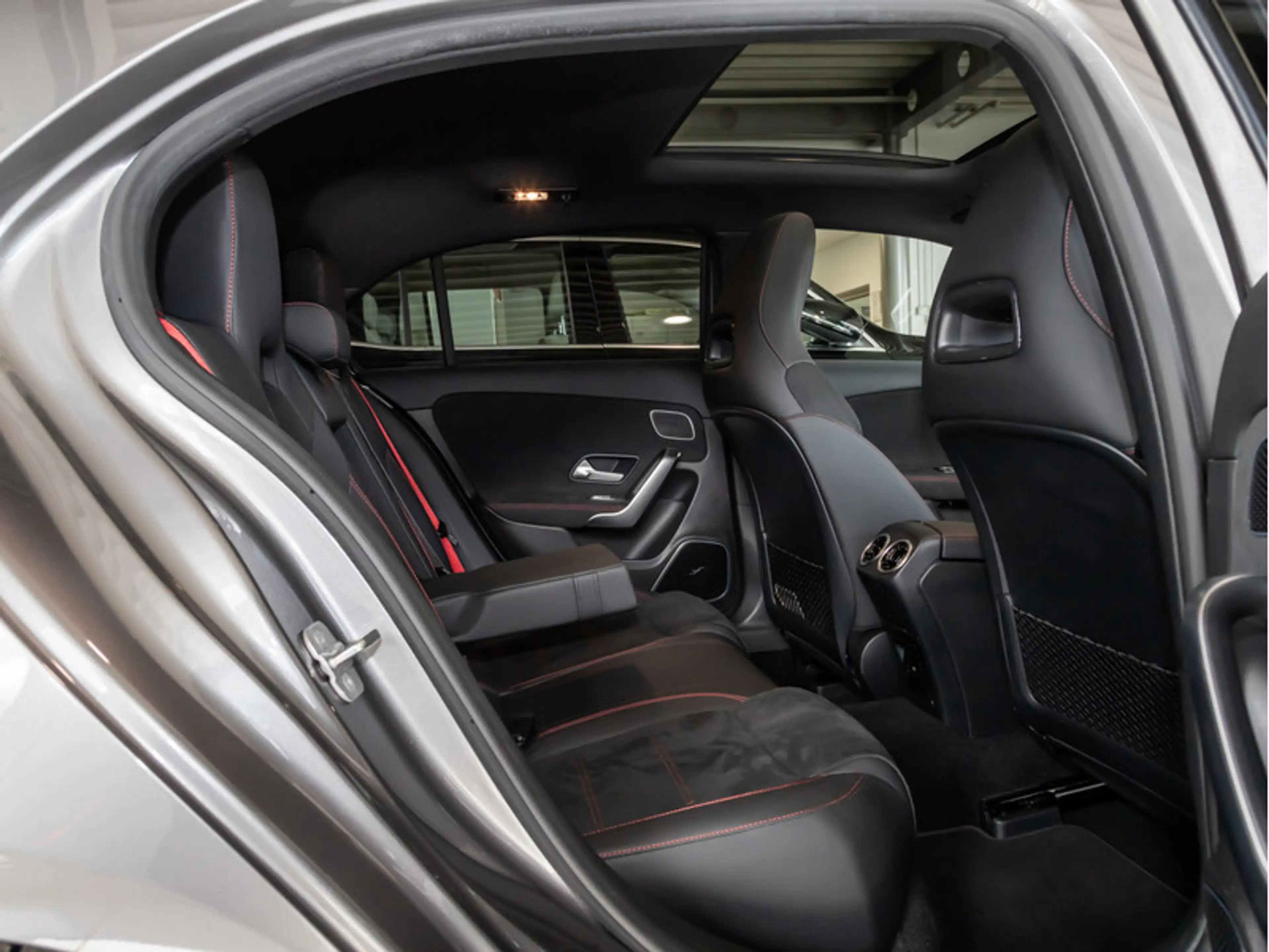 Mercedes-Benz A 45 AMG S 4M+ Premium+/Aero/Pano/Burm/Night/19" — photo 9