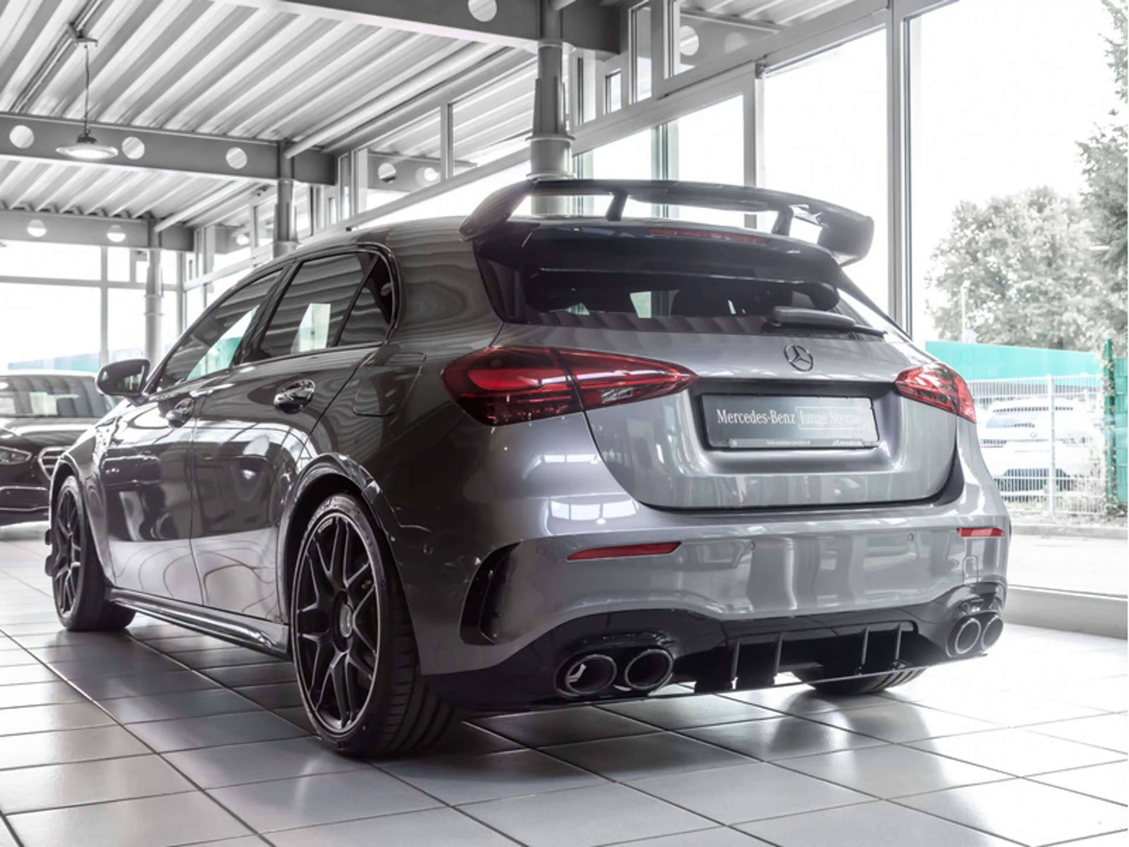 Mercedes-Benz A 45 AMG S 4M+ Premium+/Aero/Pano/Burm/Night/19" — photo 4
