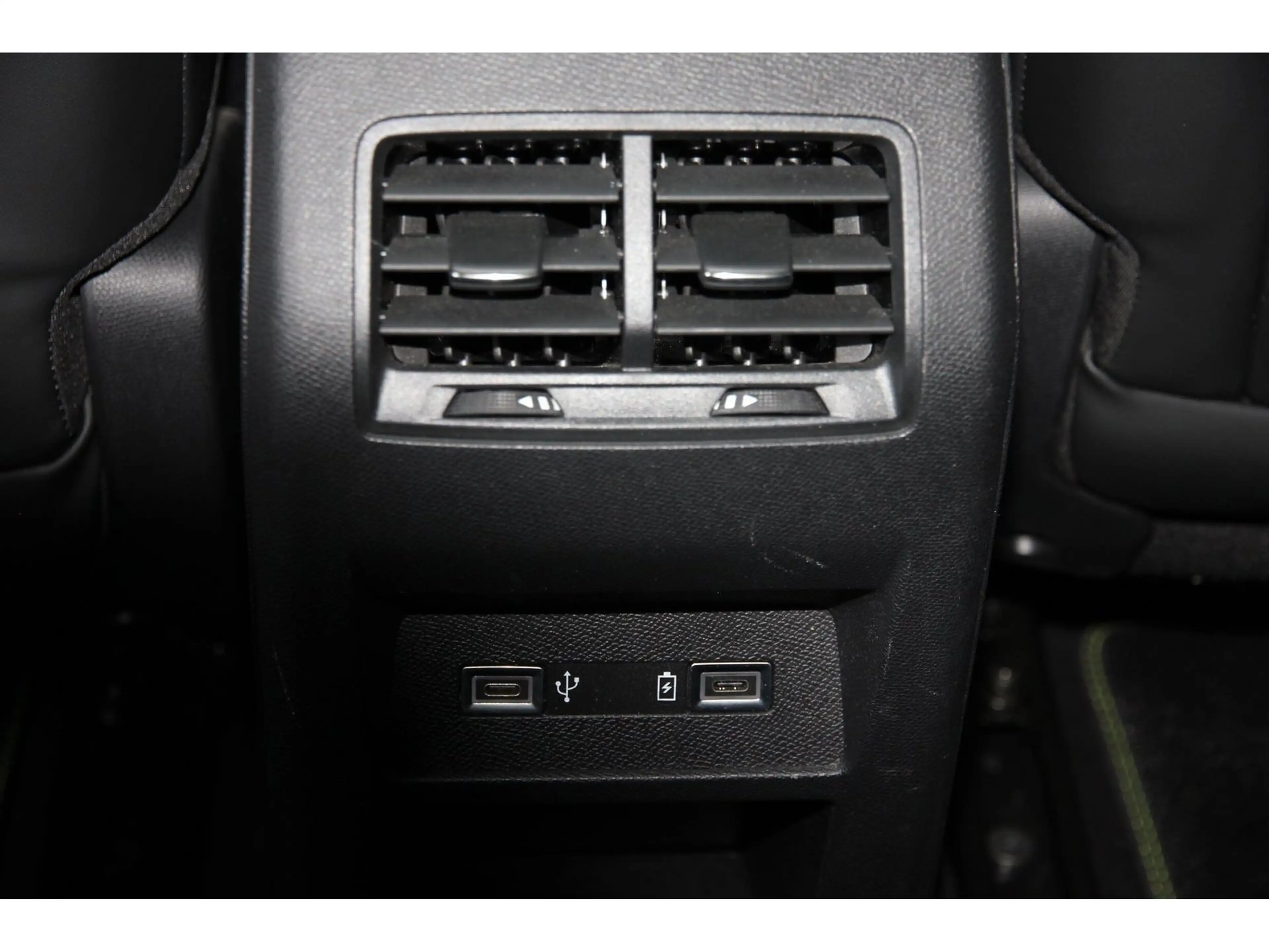 Peugeot 308 SW GT Pack Hybrid 225 e-EAT8 Carplay Matrix — photo 10