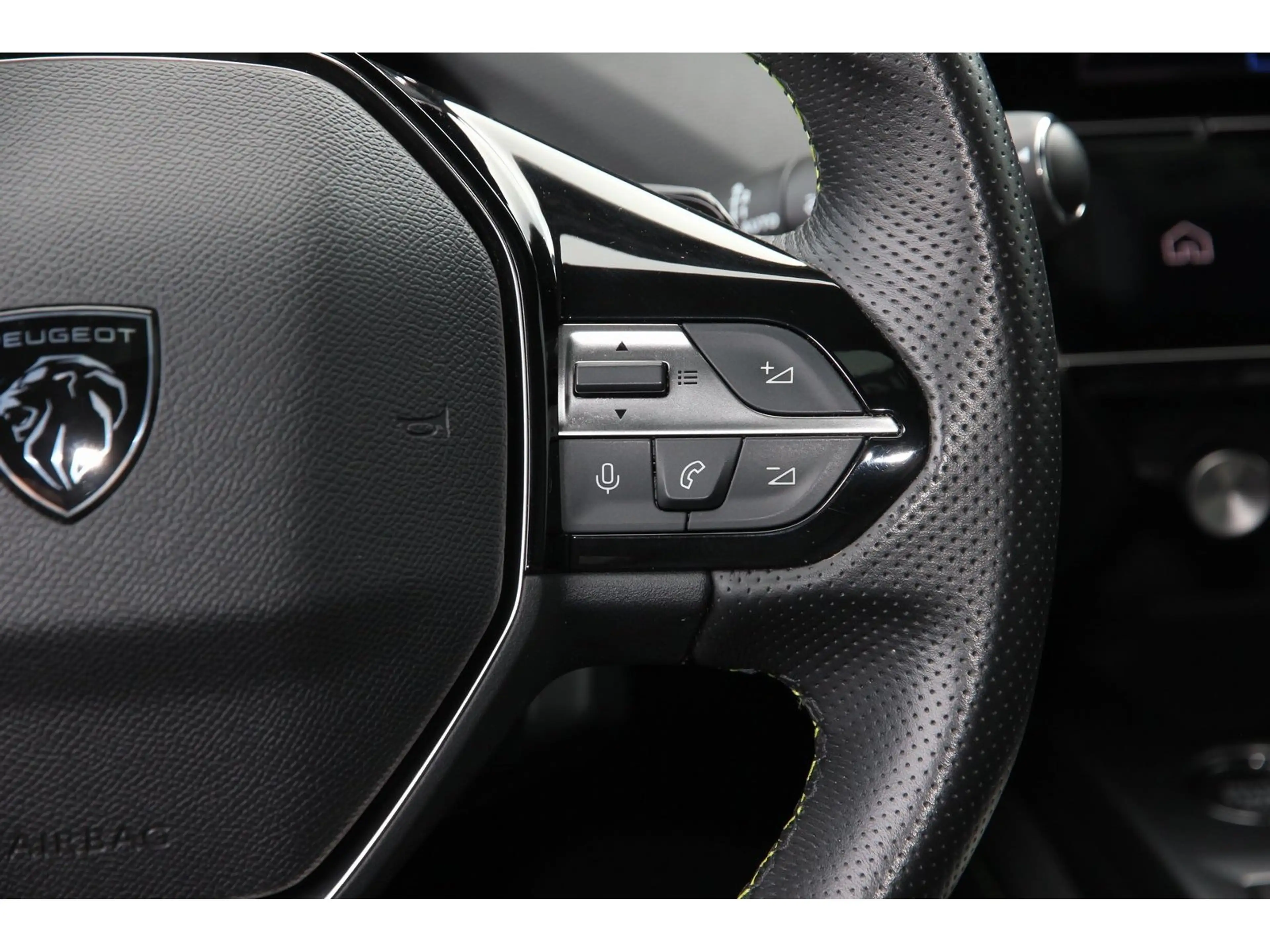 Peugeot 308 SW GT Pack Hybrid 225 e-EAT8 Carplay Matrix — photo 20