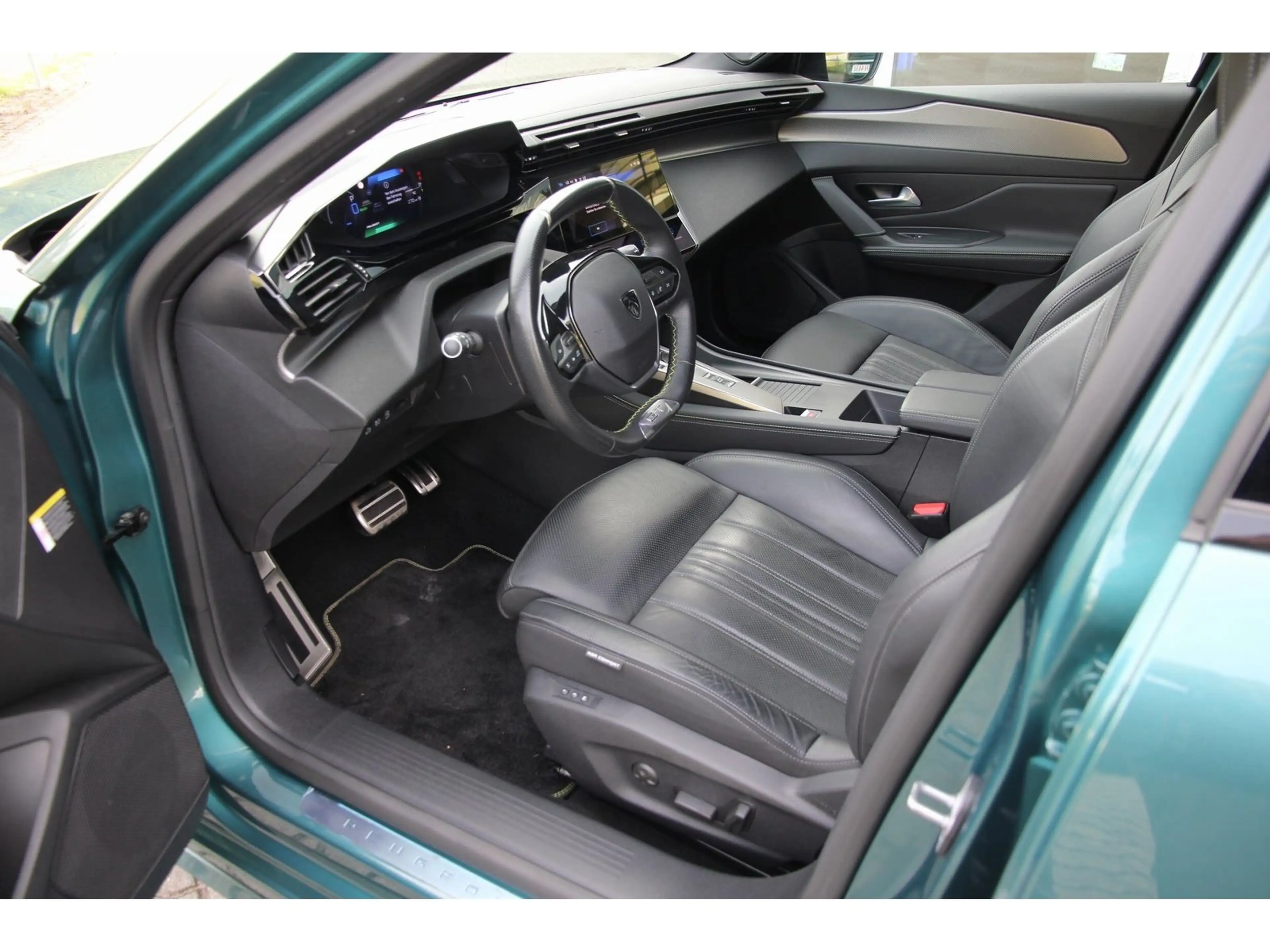 Peugeot 308 SW GT Pack Hybrid 225 e-EAT8 Carplay Matrix — photo 11