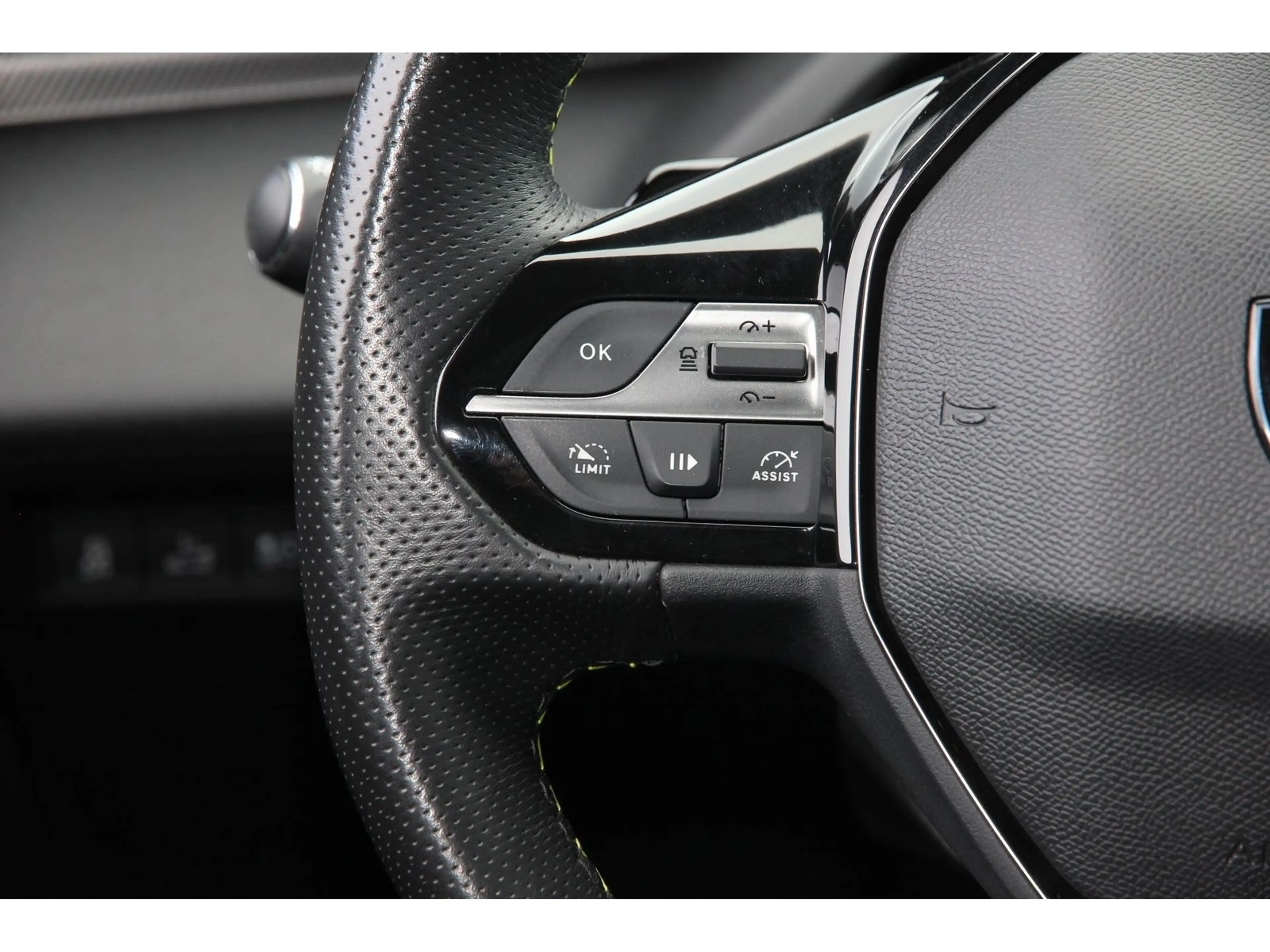 Peugeot 308 SW GT Pack Hybrid 225 e-EAT8 Carplay Matrix — photo 19