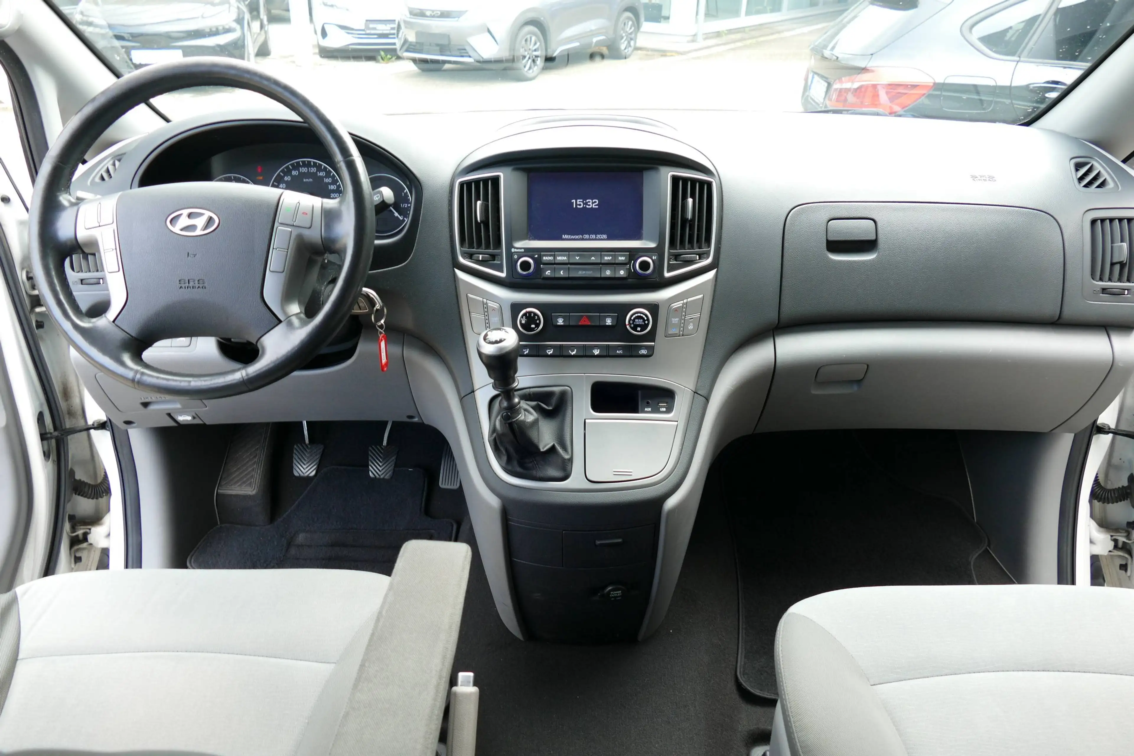 Hyundai H-1 Travel Trend 2.5 CRDI 8.Sitzer °AHK 2300 KG-Navi-Winter Paket° — photo 6