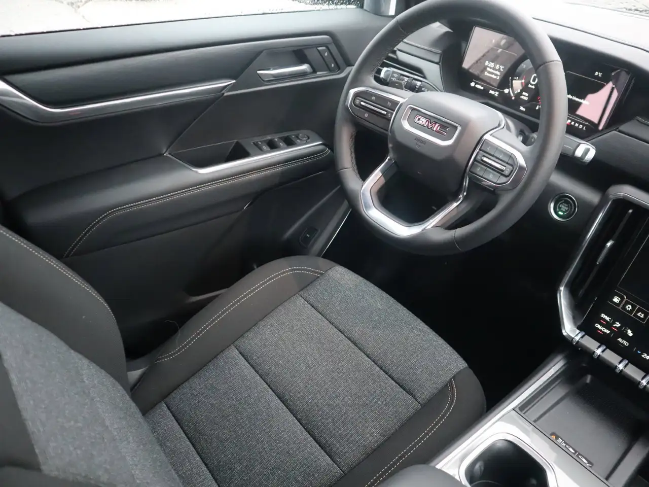 GMC Acadia снимка GMC Acadia