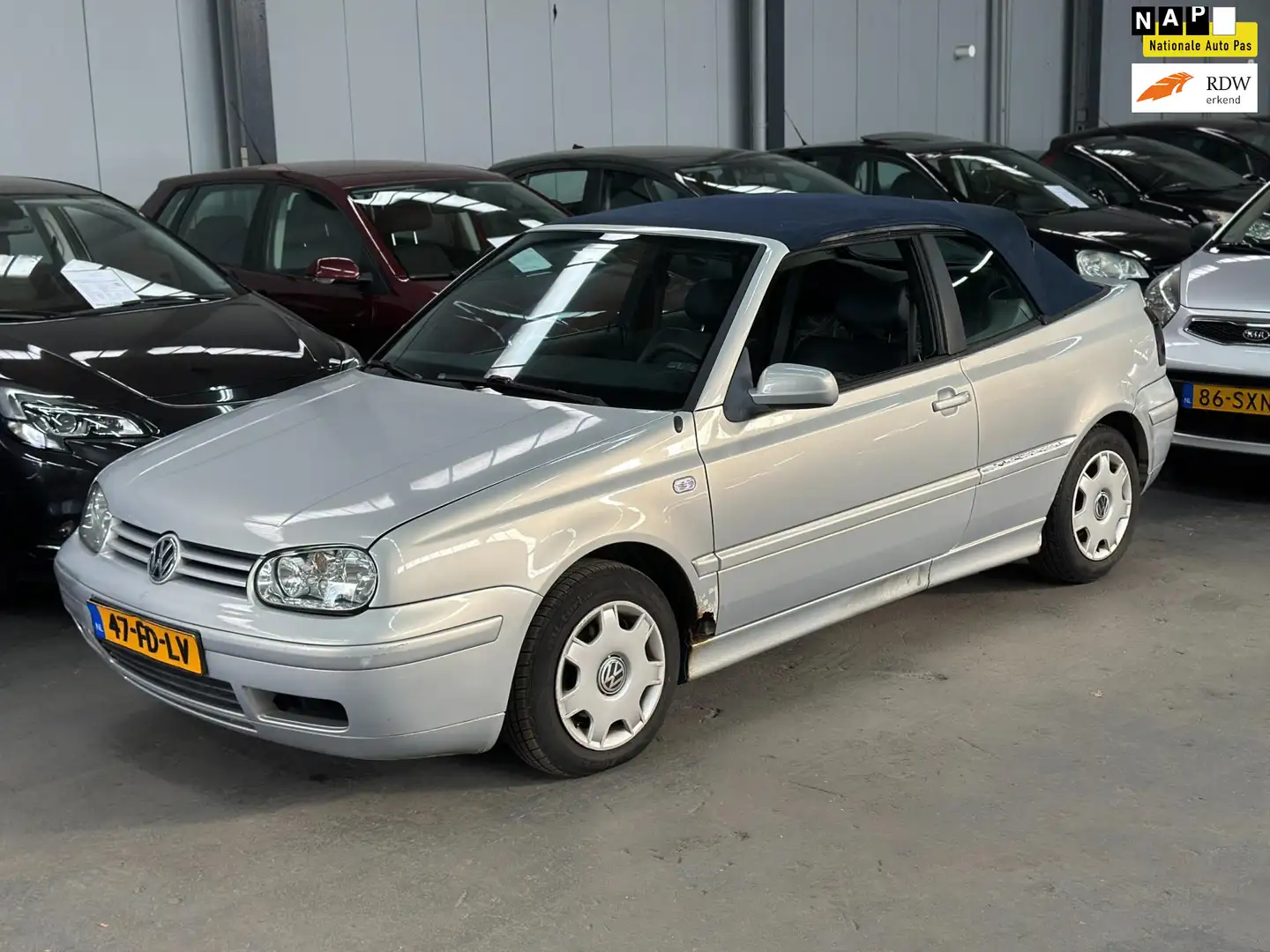 Volkswagen Golf Cabriolet 1.8 Highline Cabrio Automaat Nieuwe APK Grijs - 1