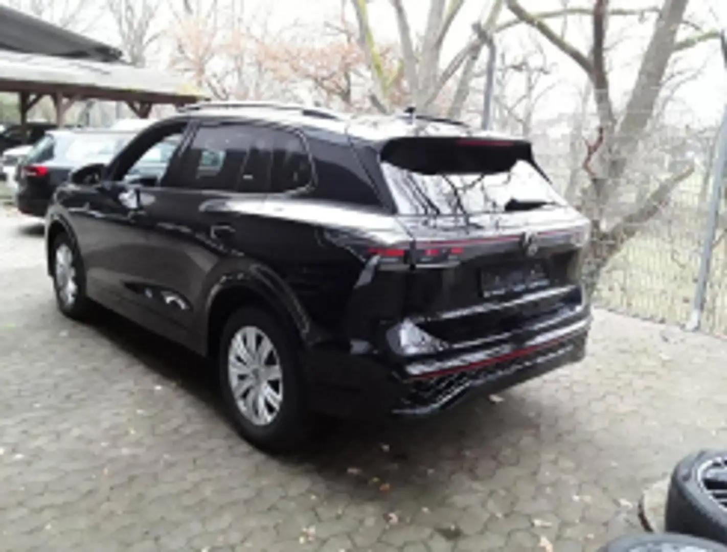 Volkswagen Tiguan R-Line 1,5 l eTSI OPF 110 kW (150 PS Schwarz - 2