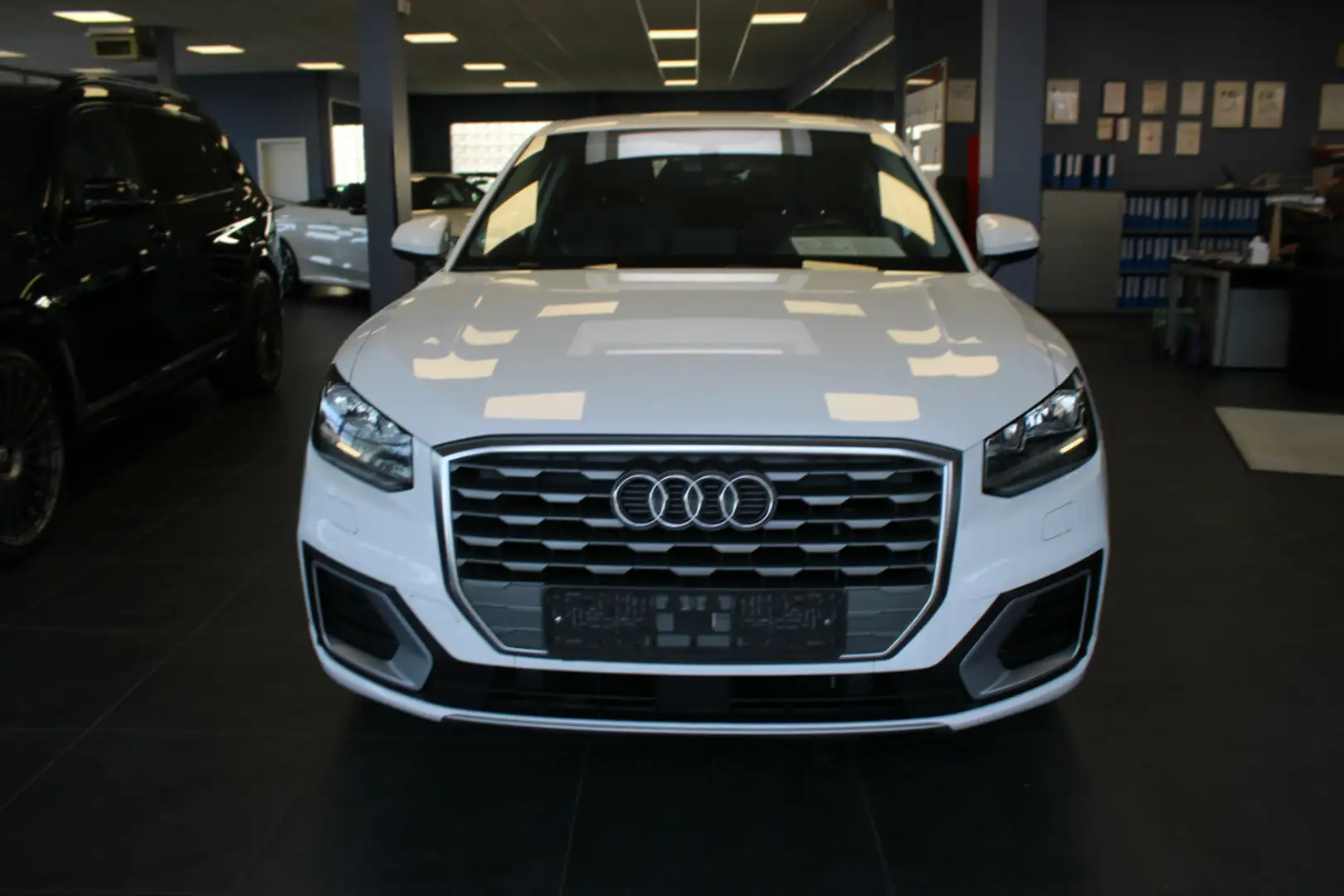 Audi Q2 30 TFSO Sport Blanc - 2