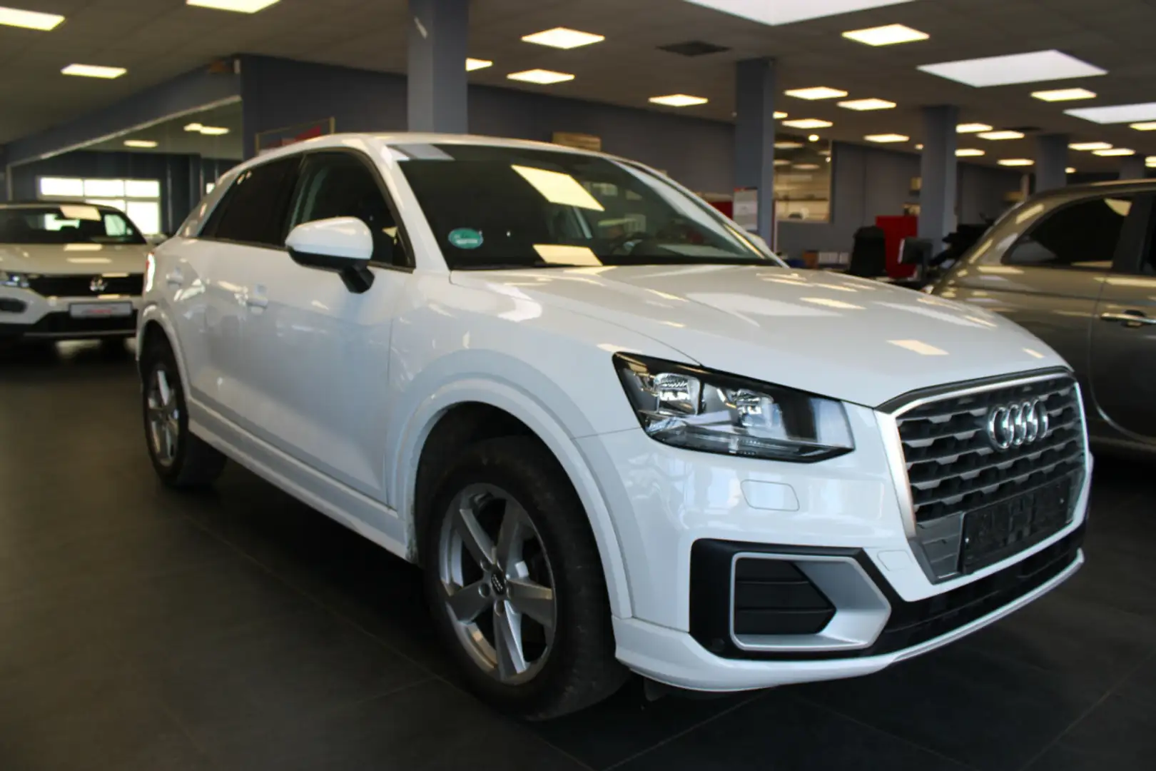 Audi Q2 30 TFSO Sport Blanc - 1