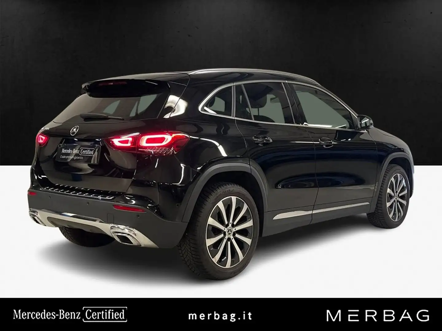 Mercedes-Benz GLA 200 Automatic Sport Plus Noir - 2