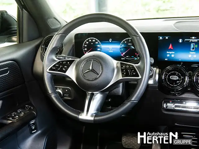 Mercedes-Benz GLB view 7
