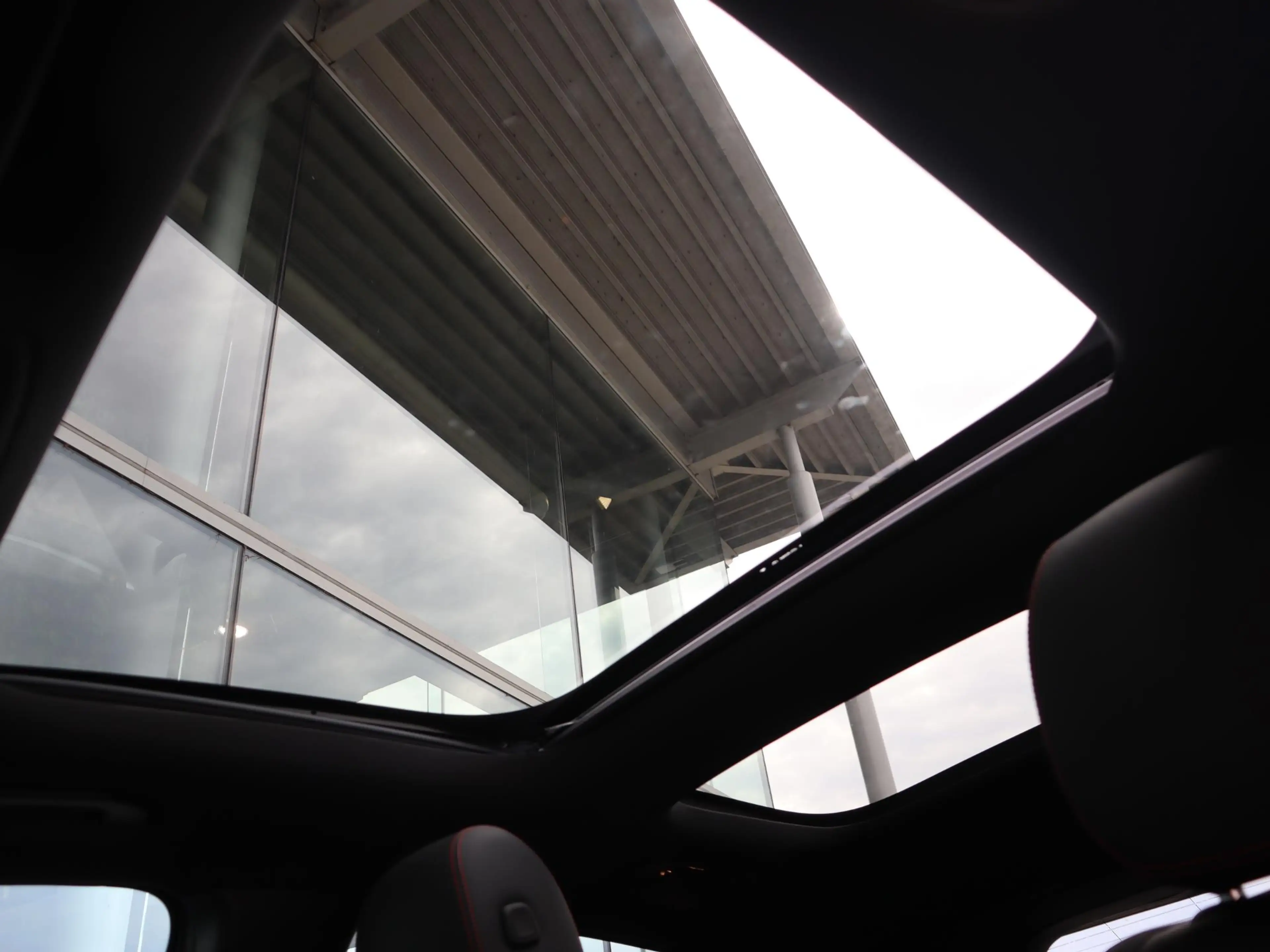Mercedes-Benz EQA 250 250+ Business Solution AMG 71 kWh — photo 11
