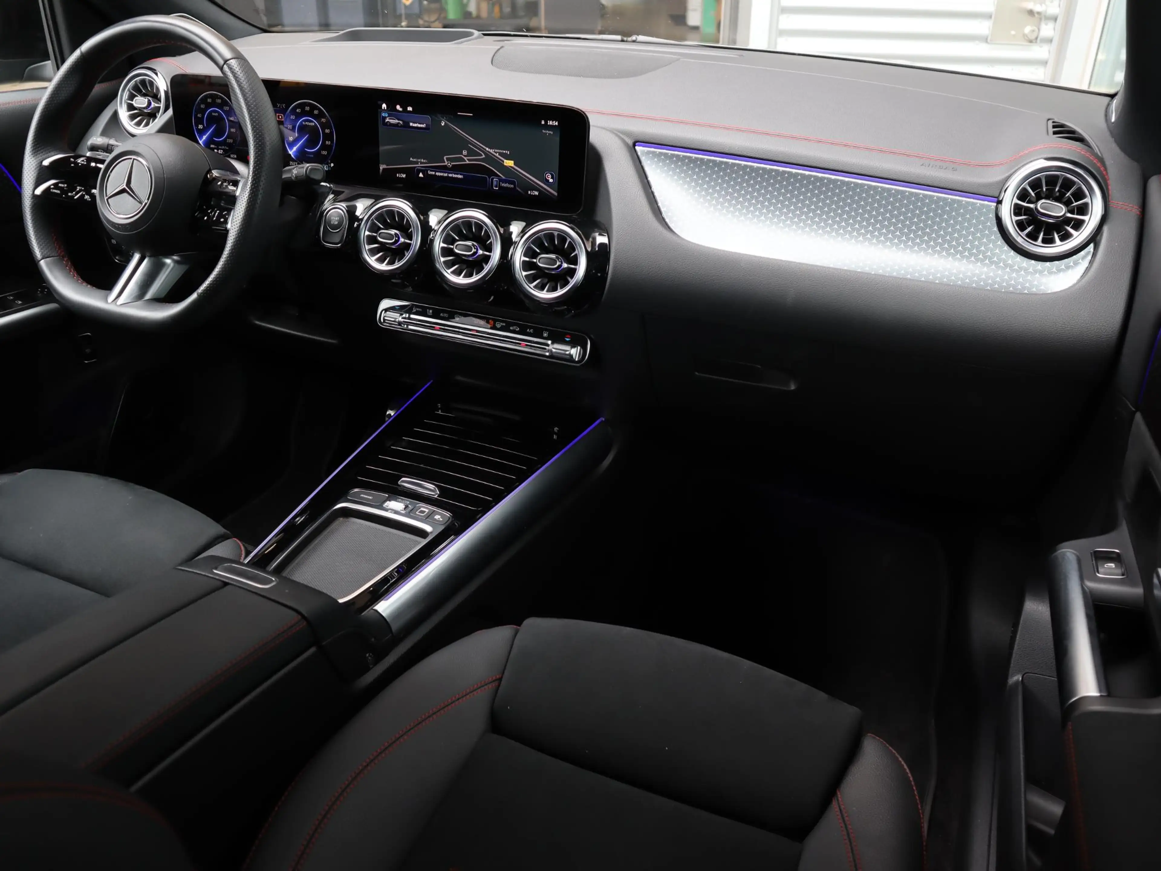 Mercedes-Benz EQA 250 250+ Business Solution AMG 71 kWh — photo 2