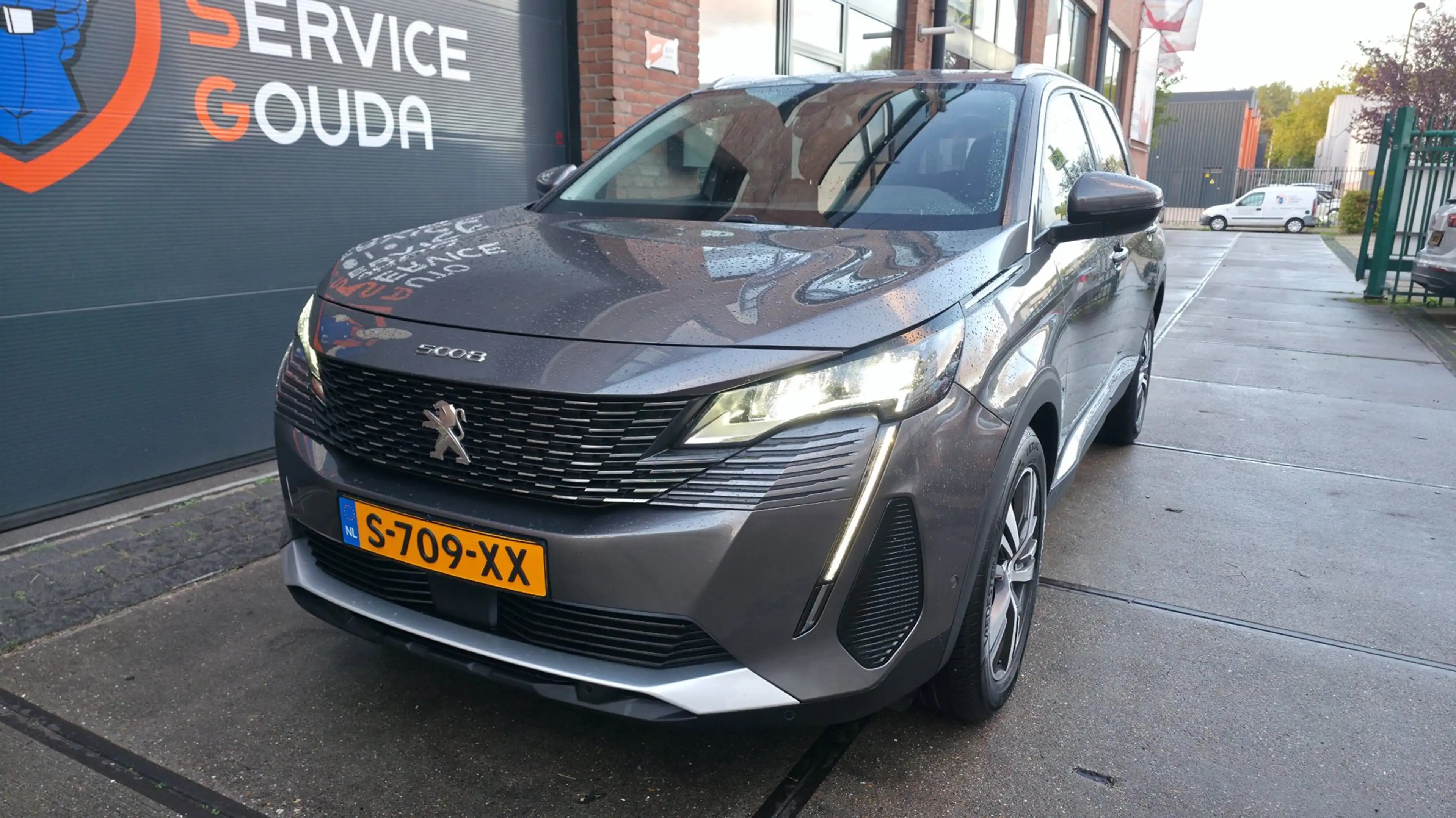Peugeot 5008 1.2 l 130PK l Allure l 7 Pers. l groot scherm — photo 9