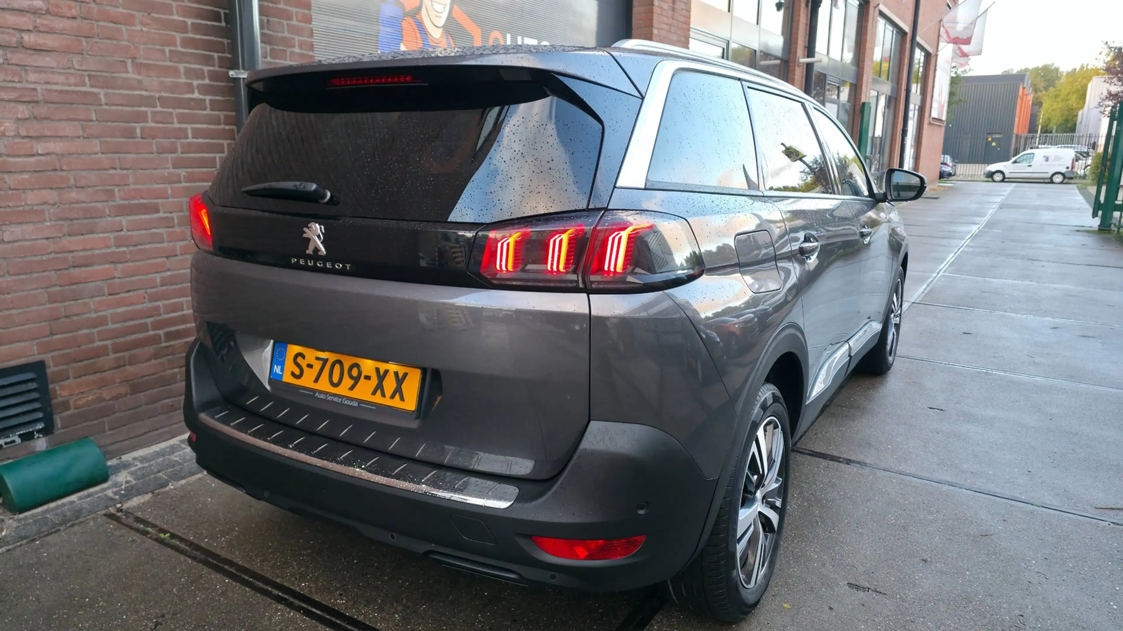 Peugeot 5008 1.2 l 130PK l Allure l 7 Pers. l groot scherm — photo 4