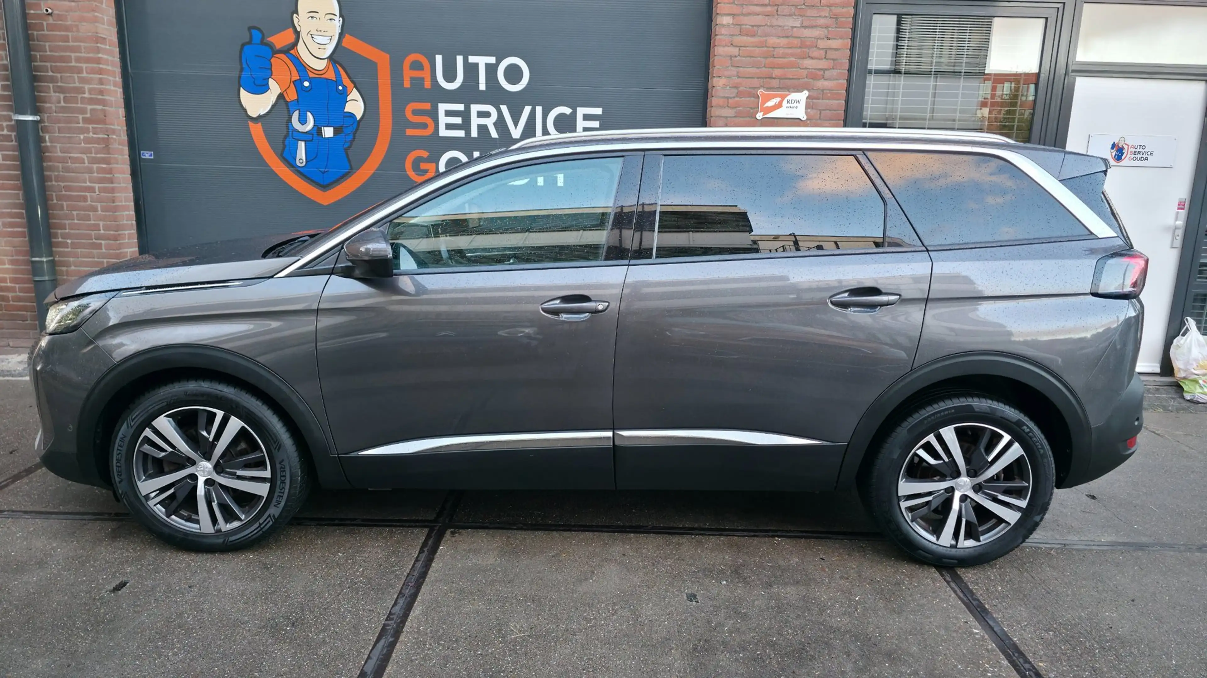 Peugeot 5008 1.2 l 130PK l Allure l 7 Pers. l groot scherm — photo 10
