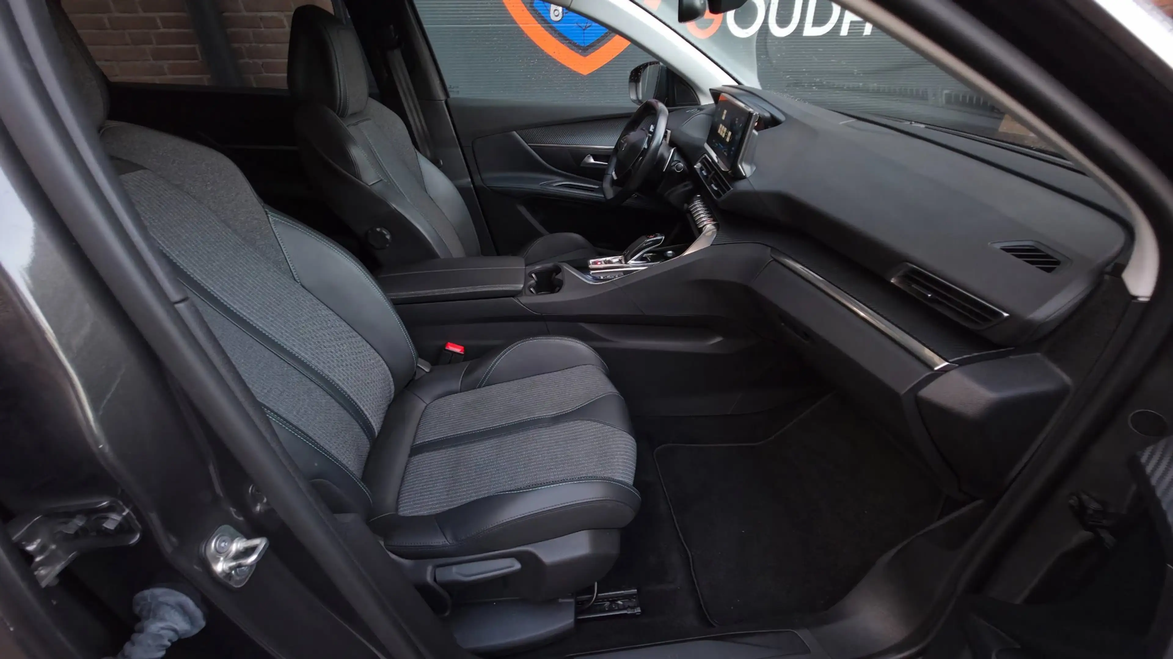 Peugeot 5008 1.2 l 130PK l Allure l 7 Pers. l groot scherm — photo 6