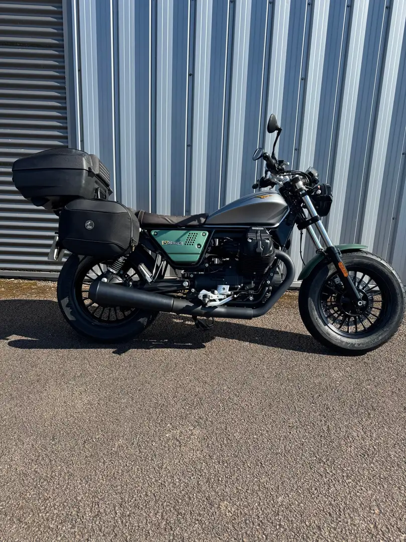 Moto Guzzi V 9 - 2