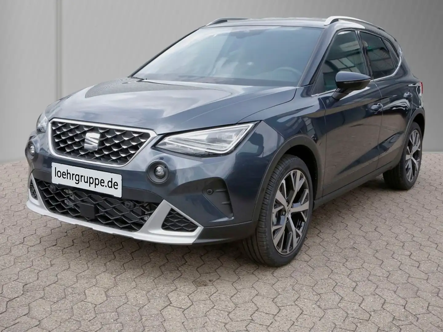SEAT Arona Xperience 1.5 TSI-7-Gang-DSG Grau - 2