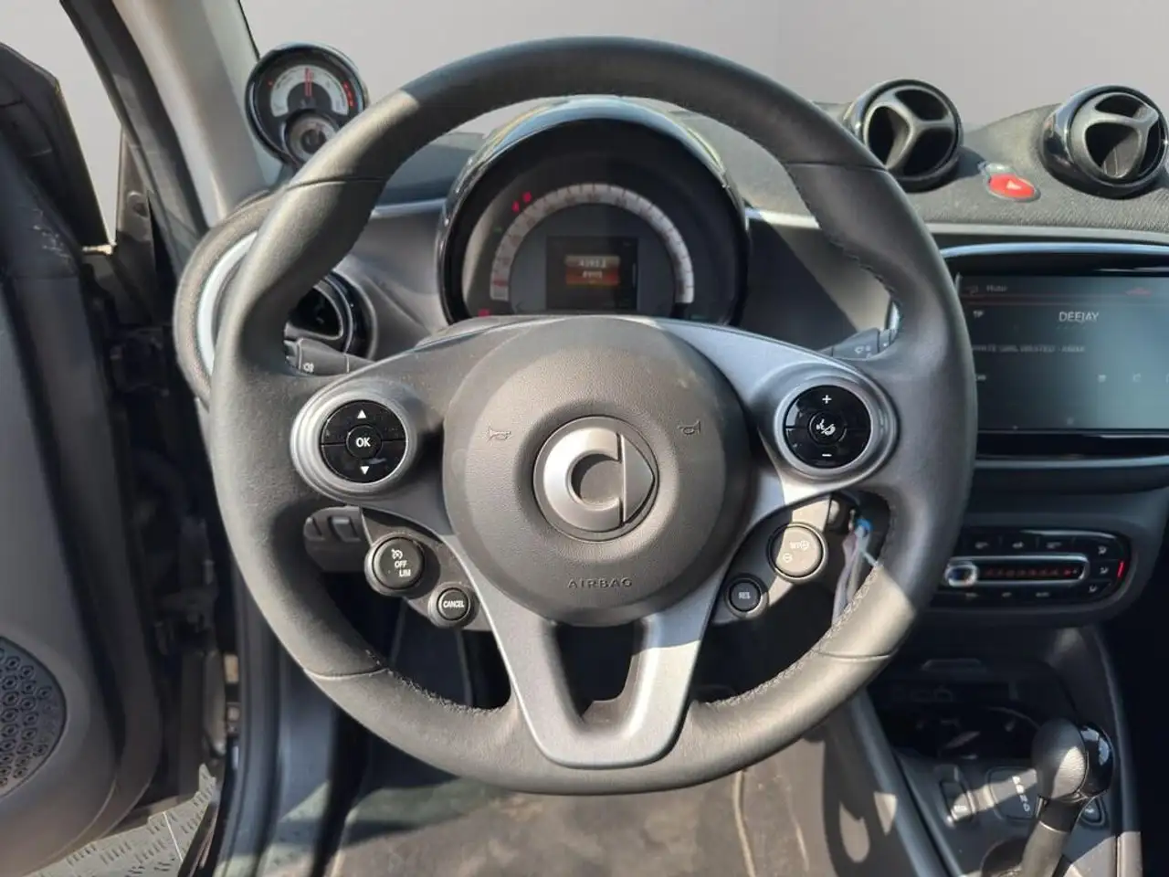 smart forTwo 2023 — фото 10