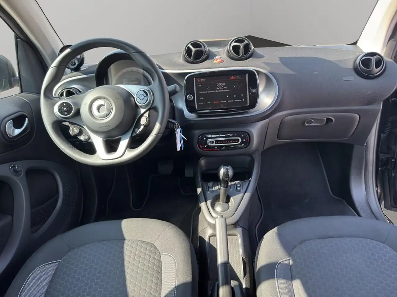 smart forTwo 2023 — фото 13