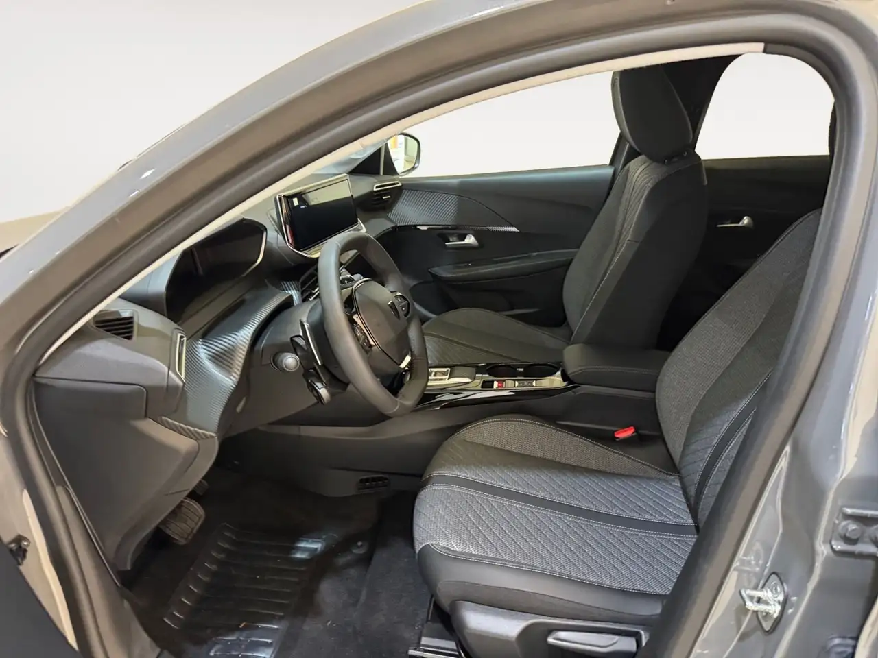 Peugeot 208 Allure Hybrid 110 e-DCS6 auto 9