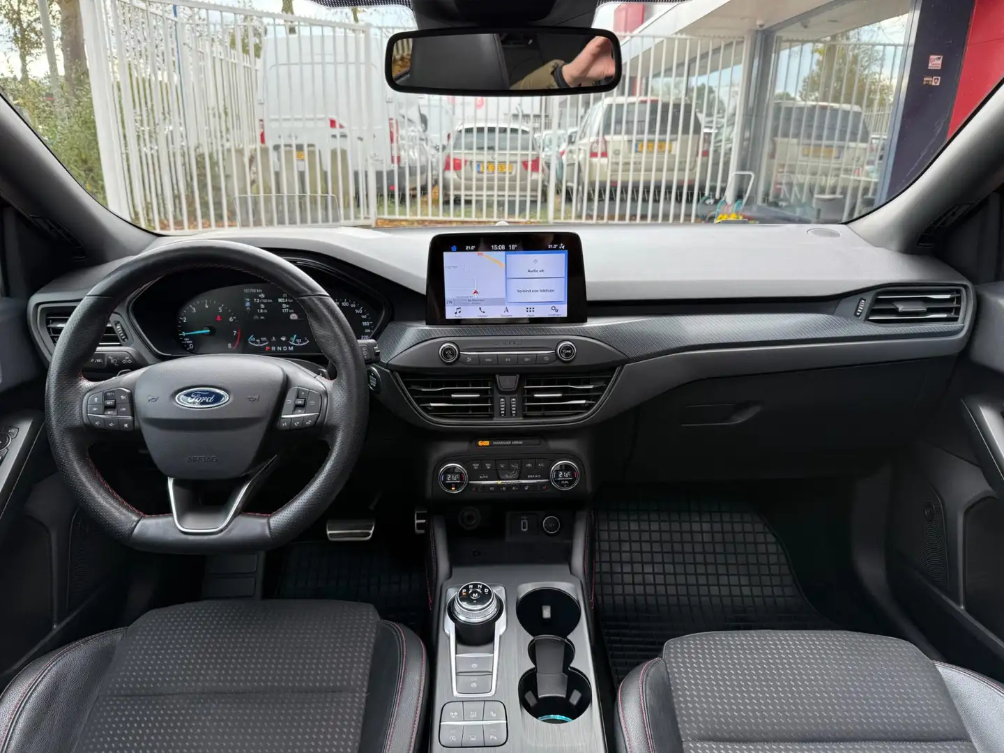 Ford Focus 1.5 EcoBoost Vignale | ST-Line | AUT | PANO | LED Rood - 2