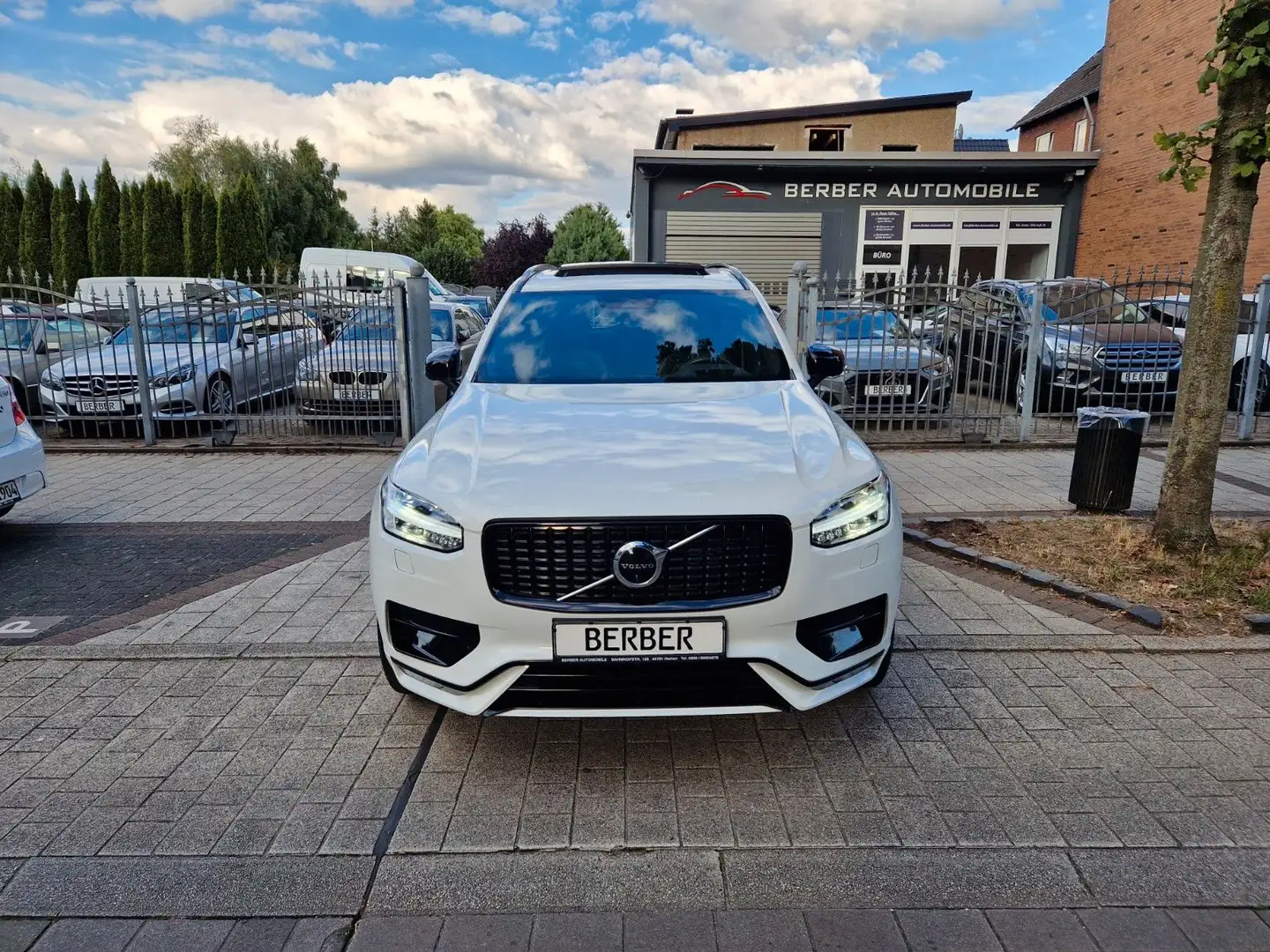 Volvo XC90 R-Design AWD B5*PANO*HuD*360°*AHK*MEMORY*HK Weiß - 2