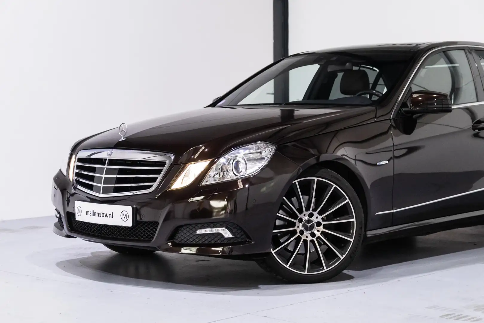 Mercedes-Benz E 350 CGI Avantgarde YOUNGTIMER/PANO/LEDER/MEMORY/NIGHTV Bruin - 2