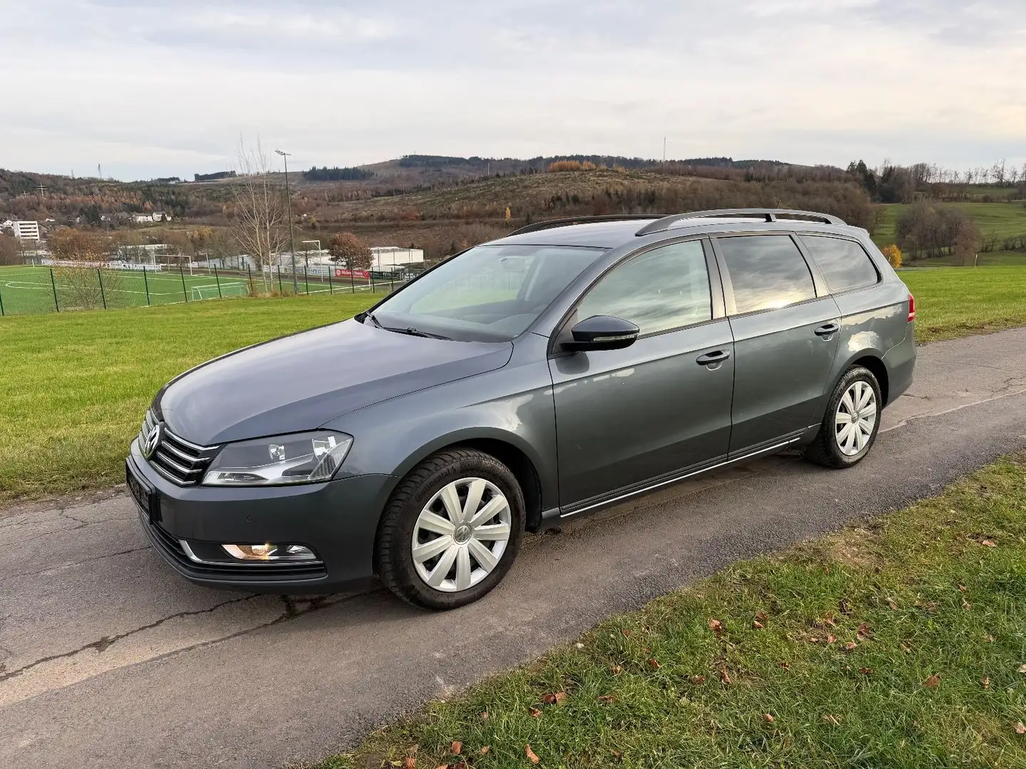 Volkswagen Passat Variant Trendline BlueMotion 1.Hand Gris - 2