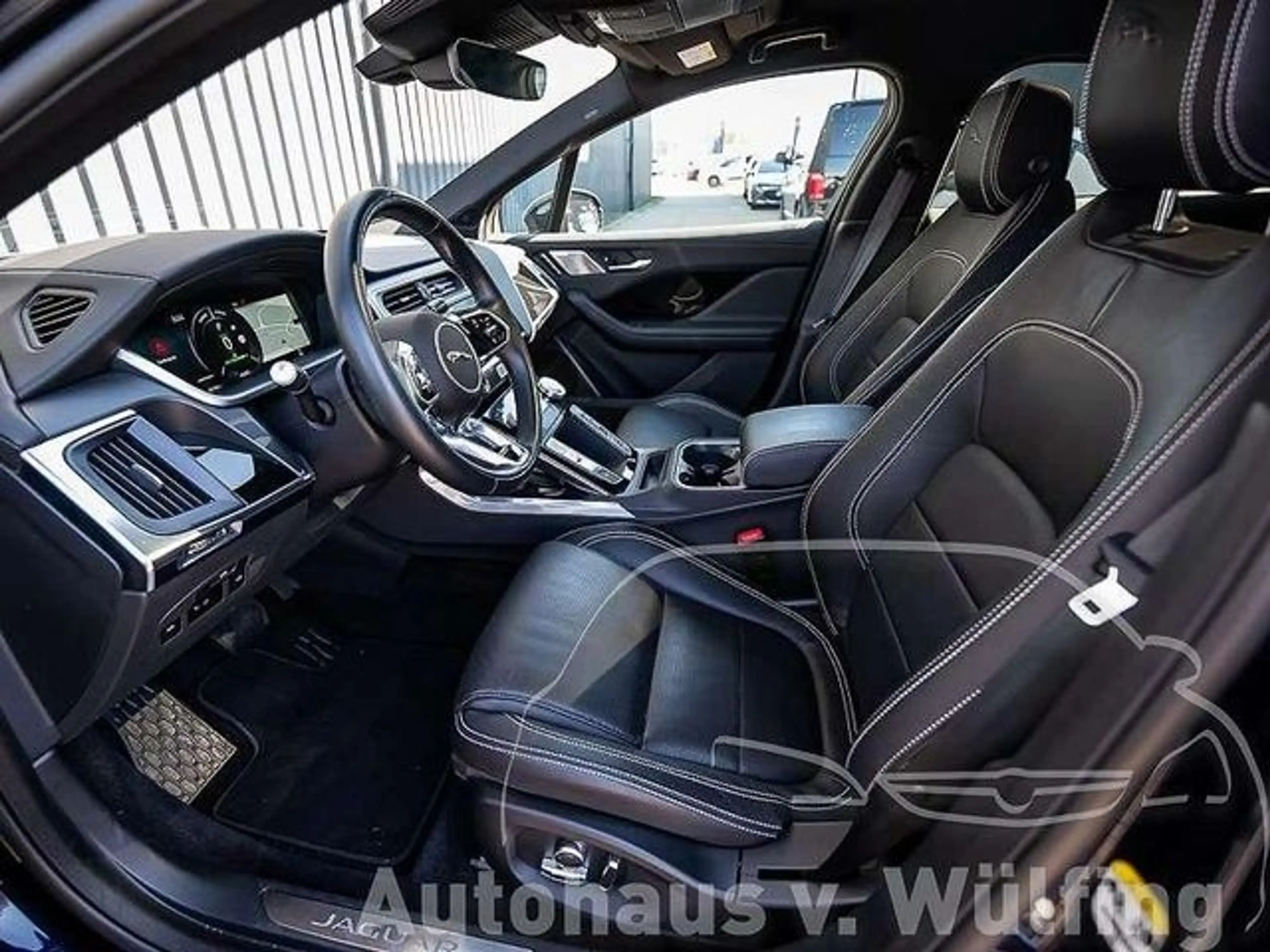 Jaguar I-Pace SE 320EV Black-Pack+Panoramadach+Leder+ — photo 12