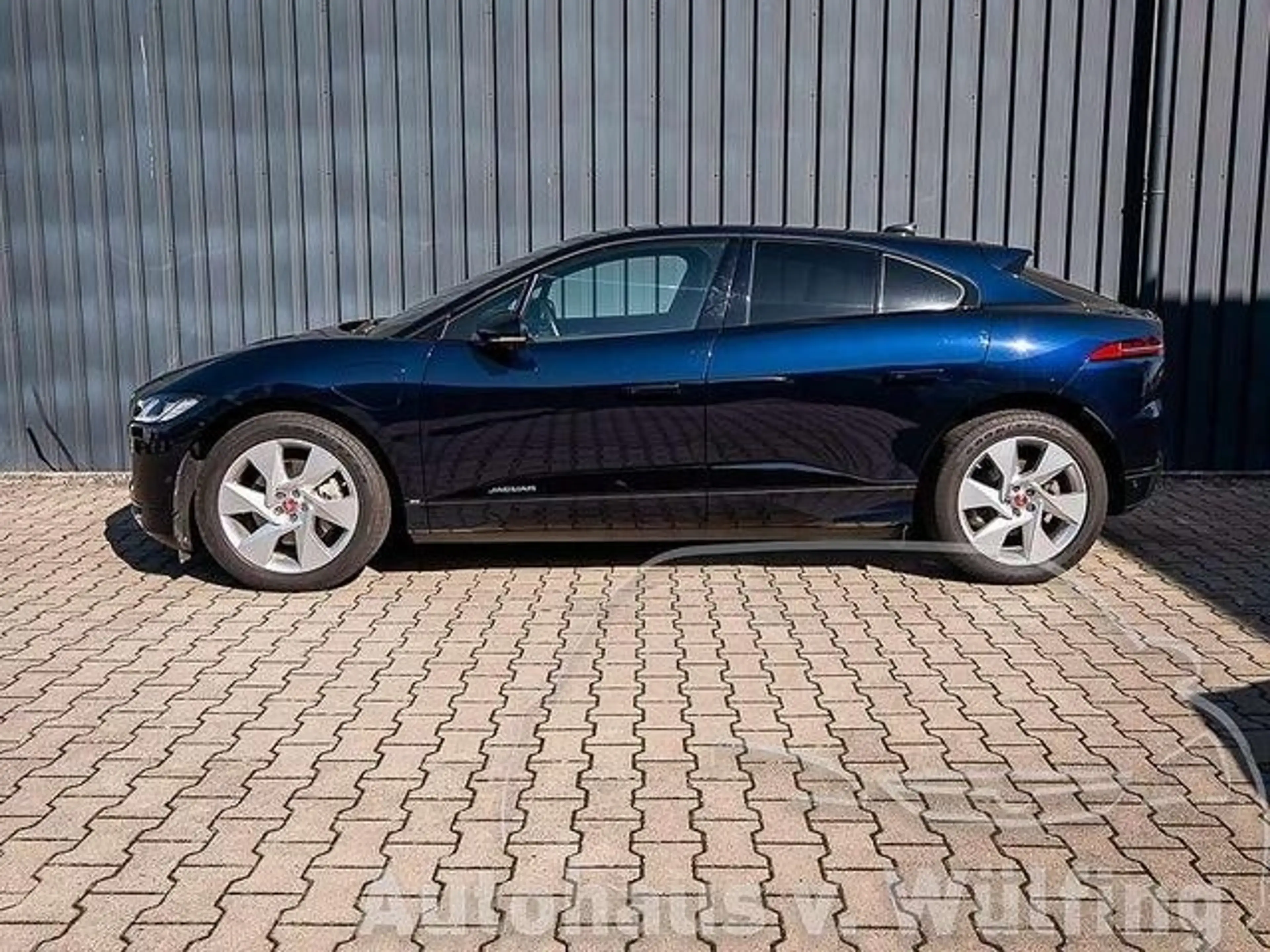 Jaguar I-Pace SE 320EV Black-Pack+Panoramadach+Leder+ — photo 4