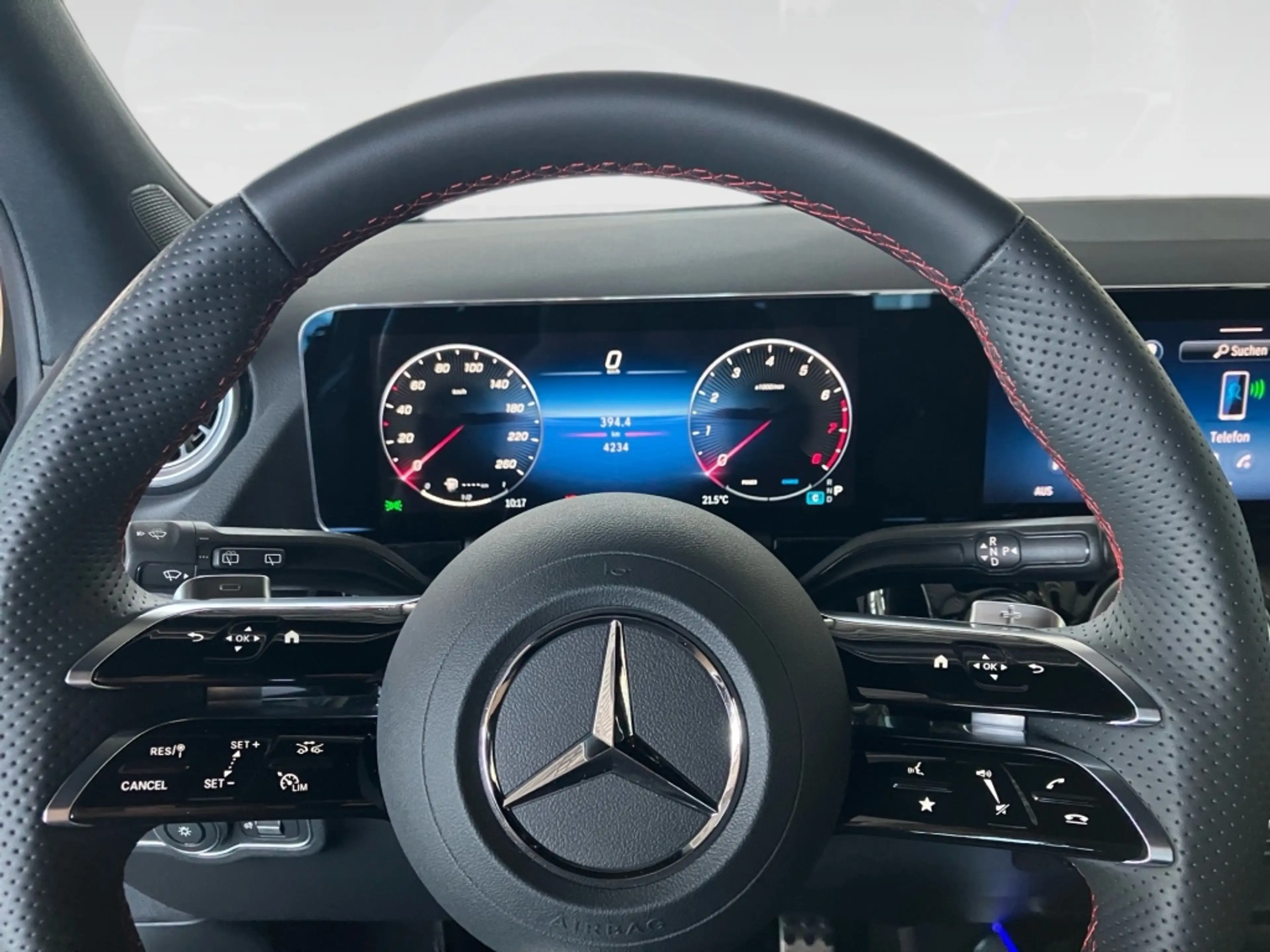 Mercedes-Benz GLA 200 EDITION AMG-Line+AHK+DISTR+KEYLESS+360°K — photo 12