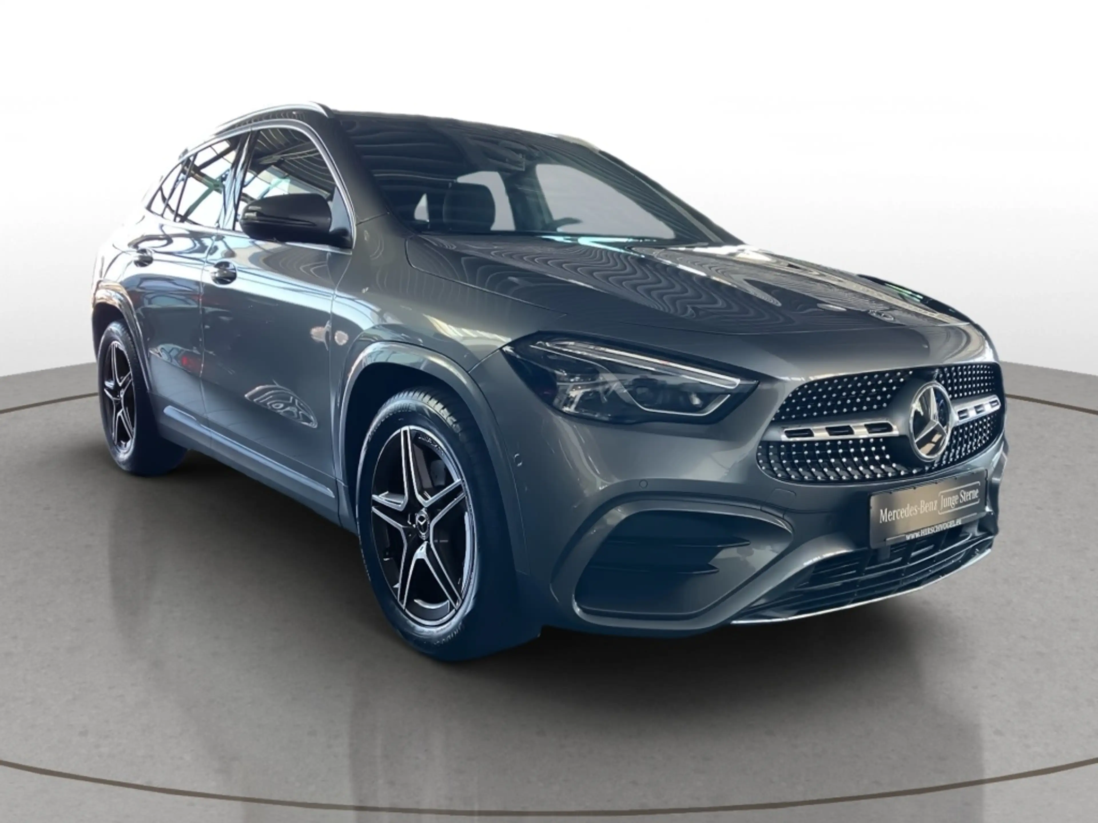 Mercedes-Benz GLA 200 EDITION AMG-Line+AHK+DISTR+KEYLESS+360°K — photo 4
