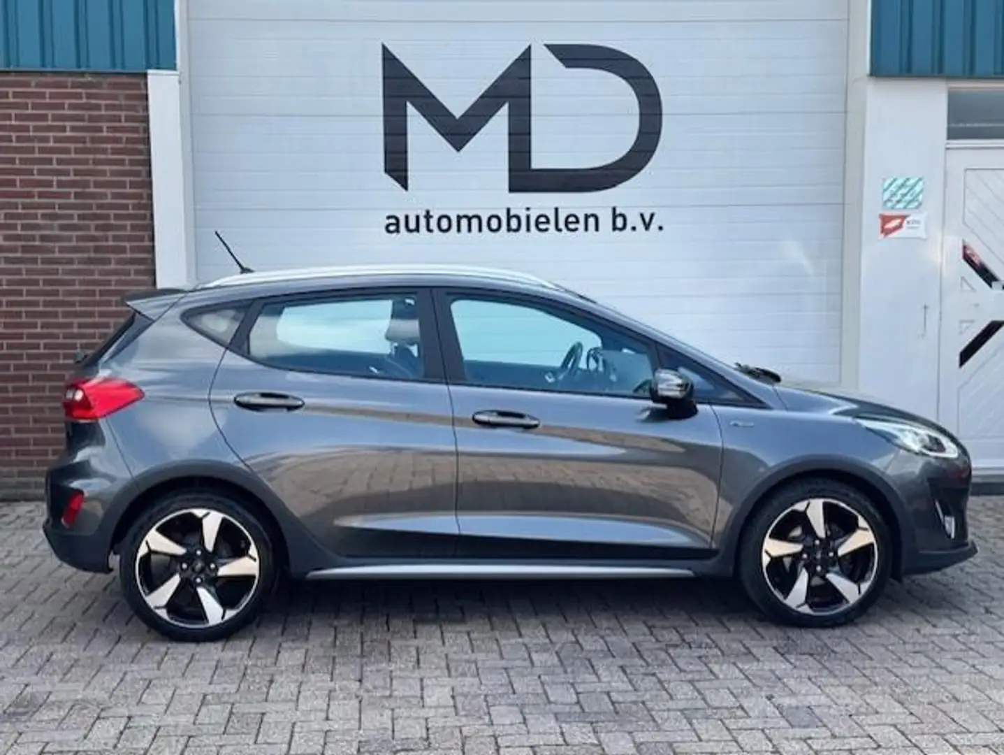 Ford Fiesta 1.0 EcoBoost Active - Dealer onderhouden - LED Grijs - 2